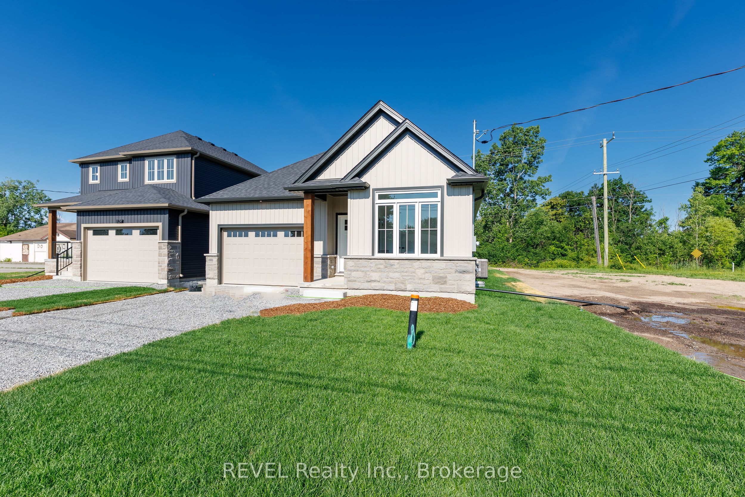 1133 Dipietro Street, Fort Erie, ON L2A 4J4 photo 2
