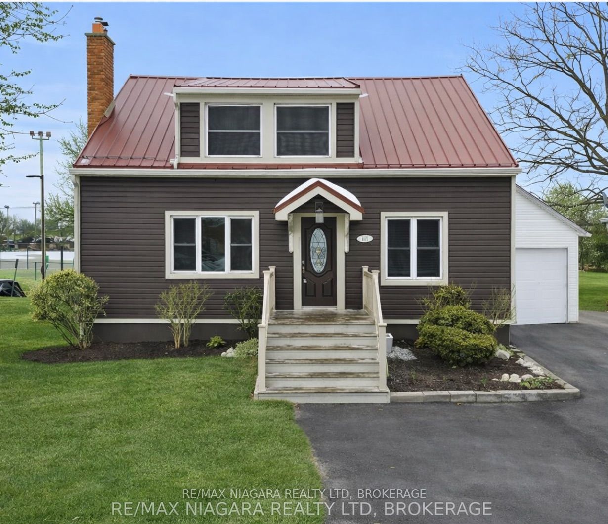 401 Fielden Avenue, Port Colborne, ON L3K 4T9 photo 2