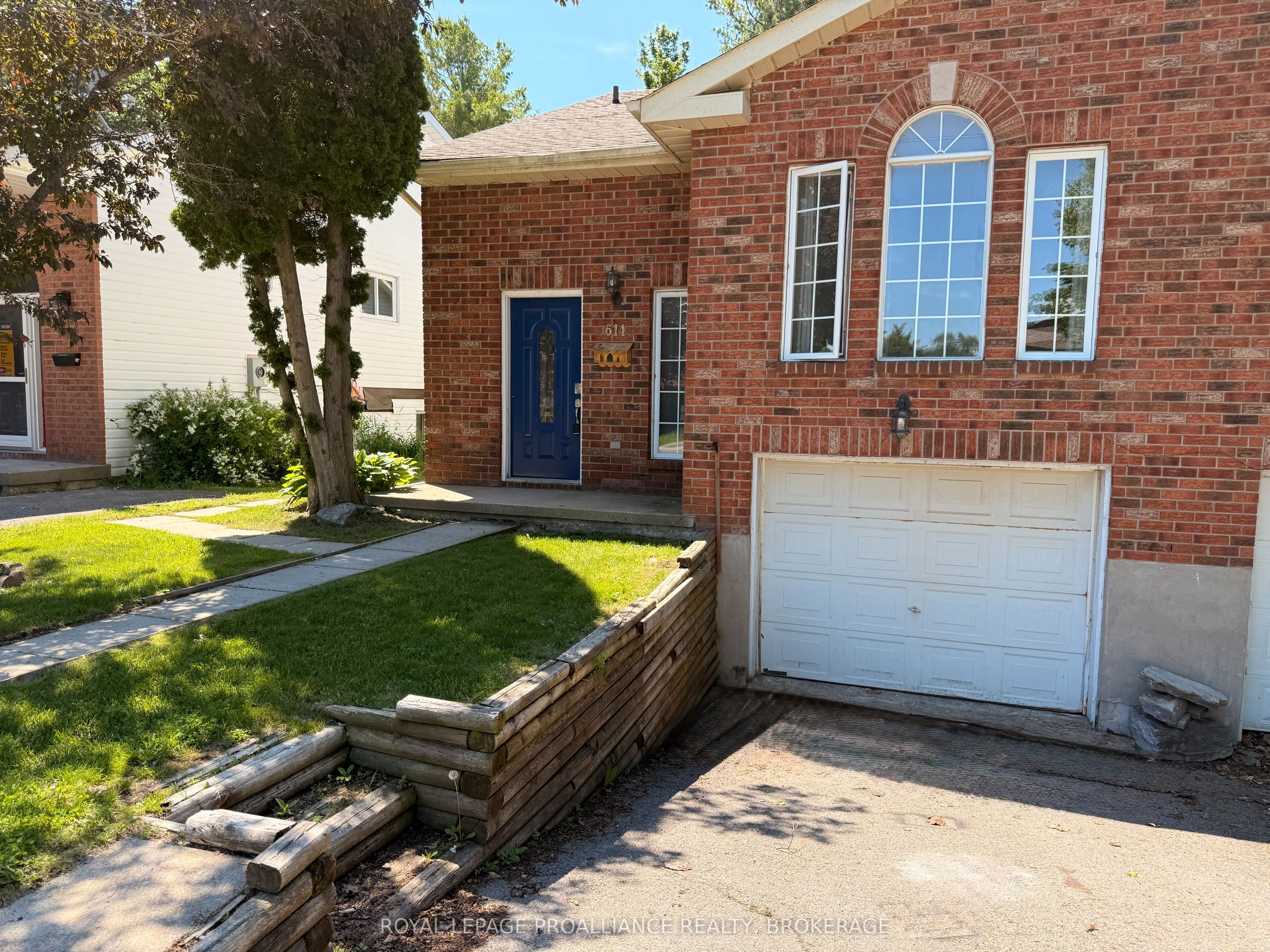 614 Barnsley Crescent, Kingston, ON K7M 8X4 photo 3