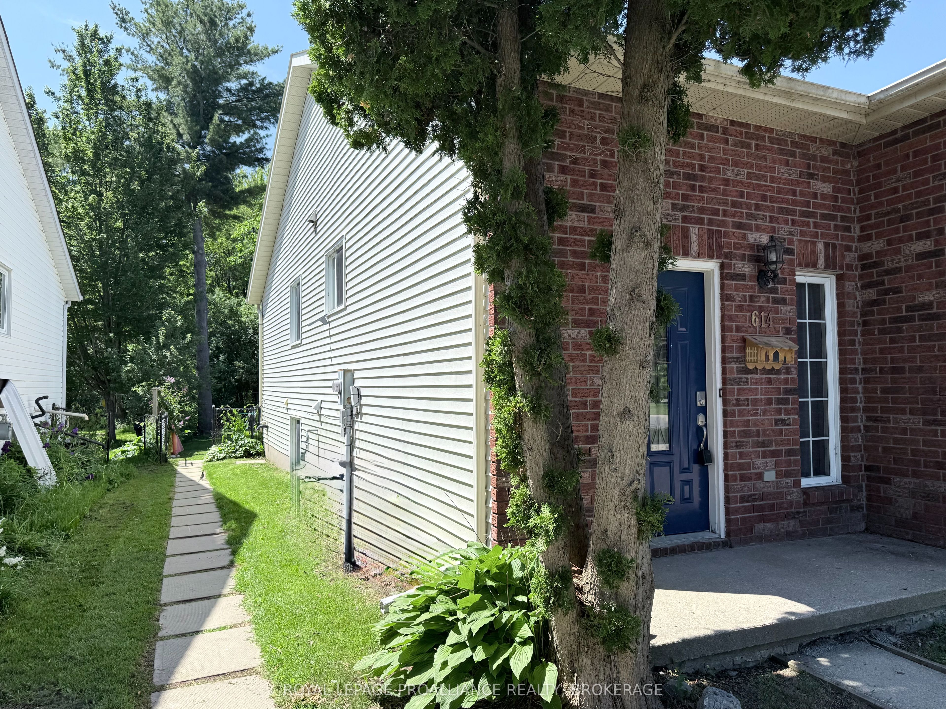 614 Barnsley Crescent, Kingston, ON K7M 8X4 photo 4