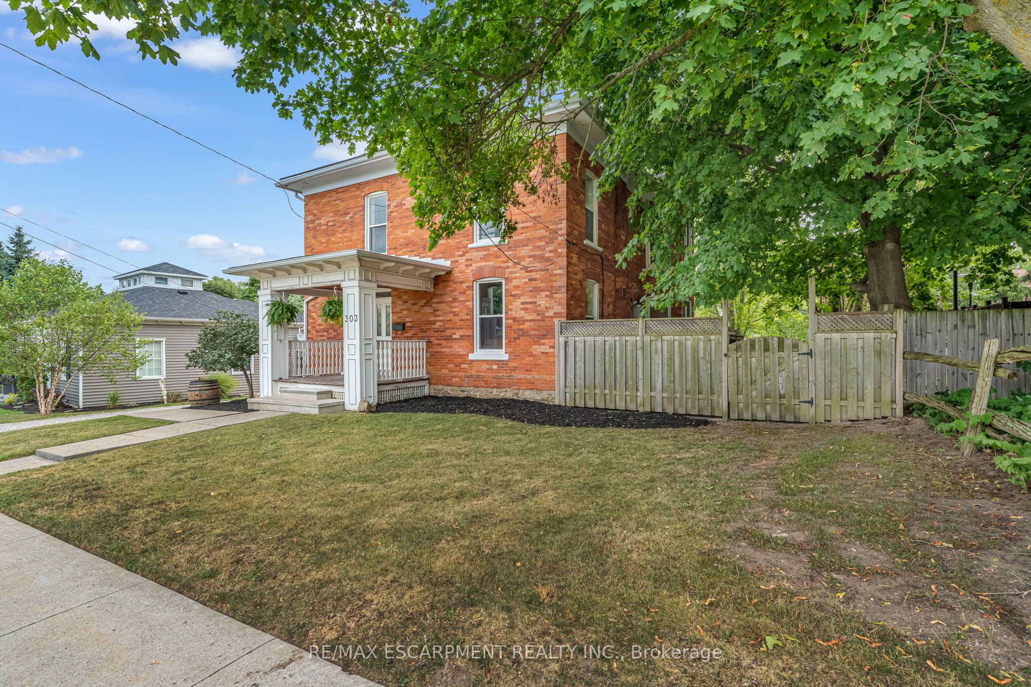 303 Canborough Street, West Lincoln, ON L0R 2A0 photo 3