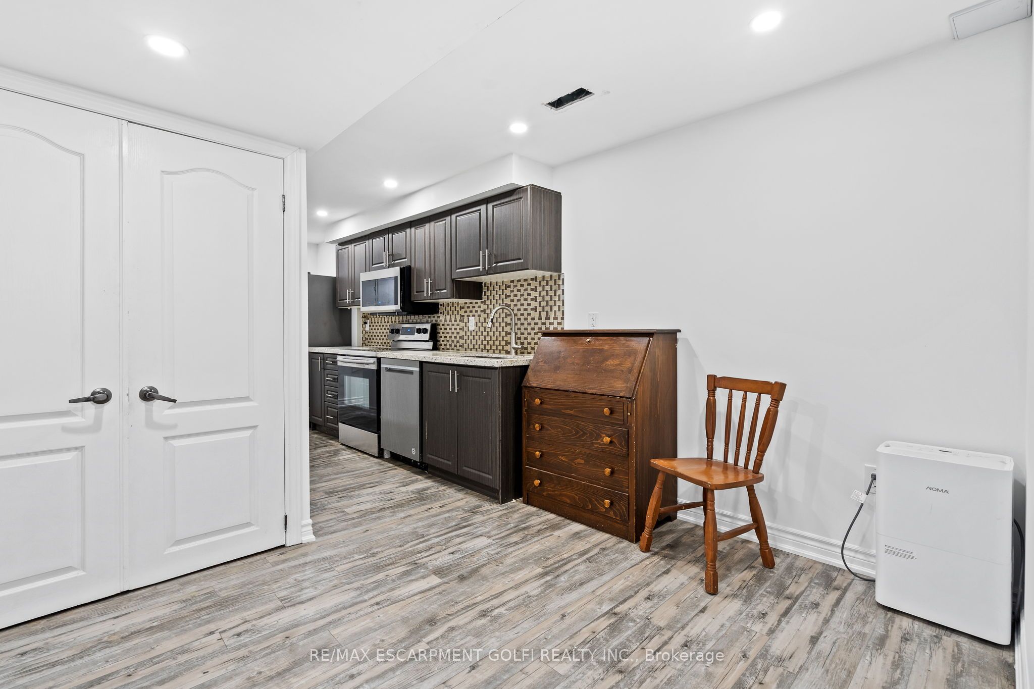 6087 Eaglewood Drive Lower, Niagara Falls, ON L2G 0A7 photo 5