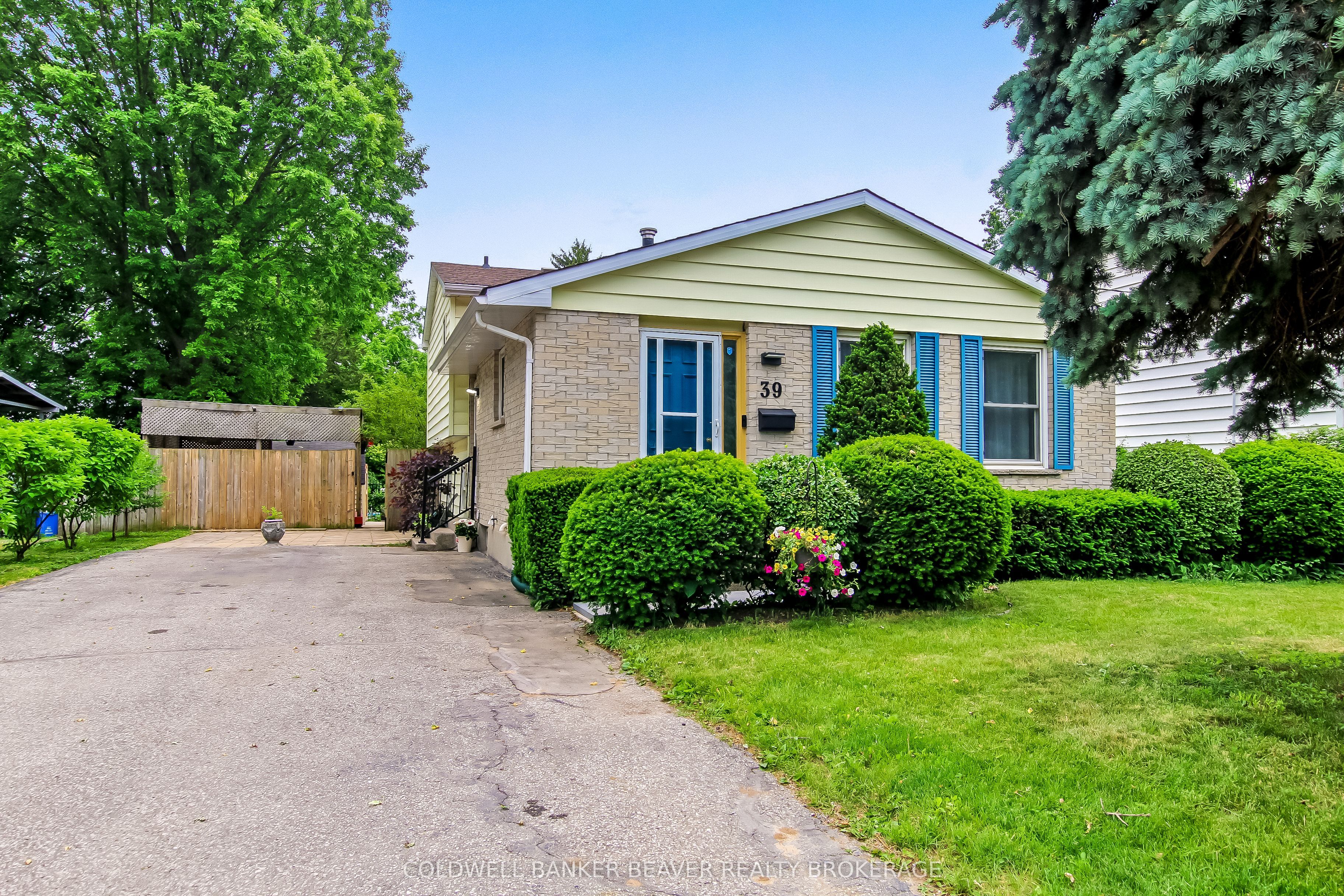 39 South Edgeware Road S, St. Thomas, ON N5P 2H5