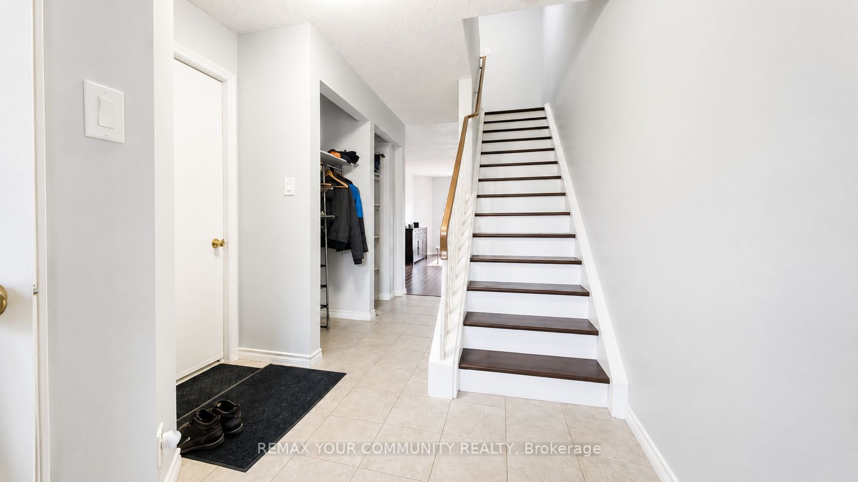 210 Highland Crescent 19, Kitchener, ON N2M 5H7 photo 3