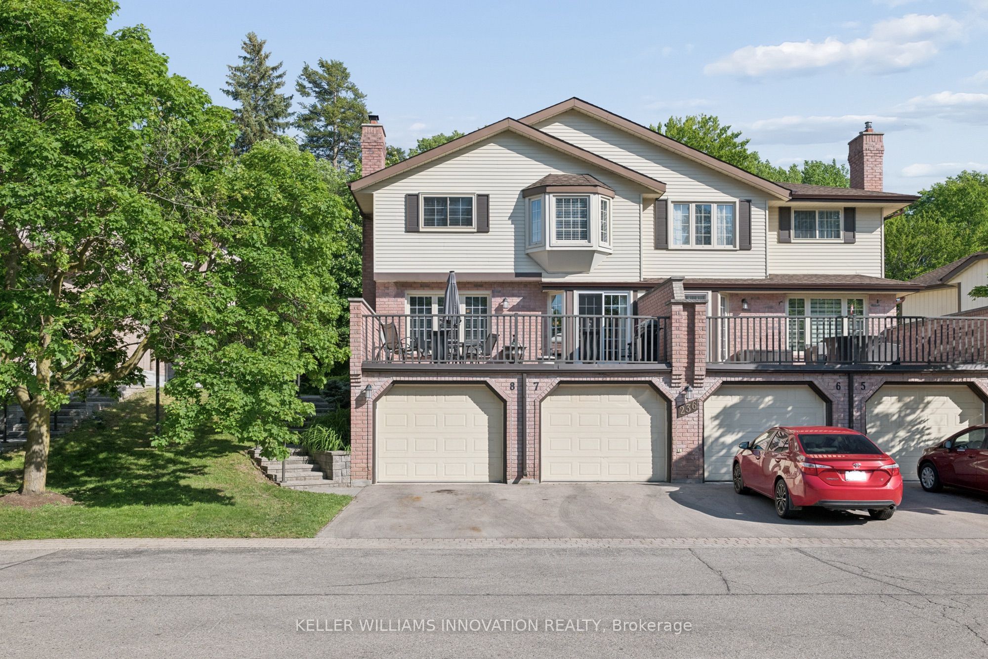 236 Kingswood Drive 8, Kitchener, ON N2E 2K2 photo 2