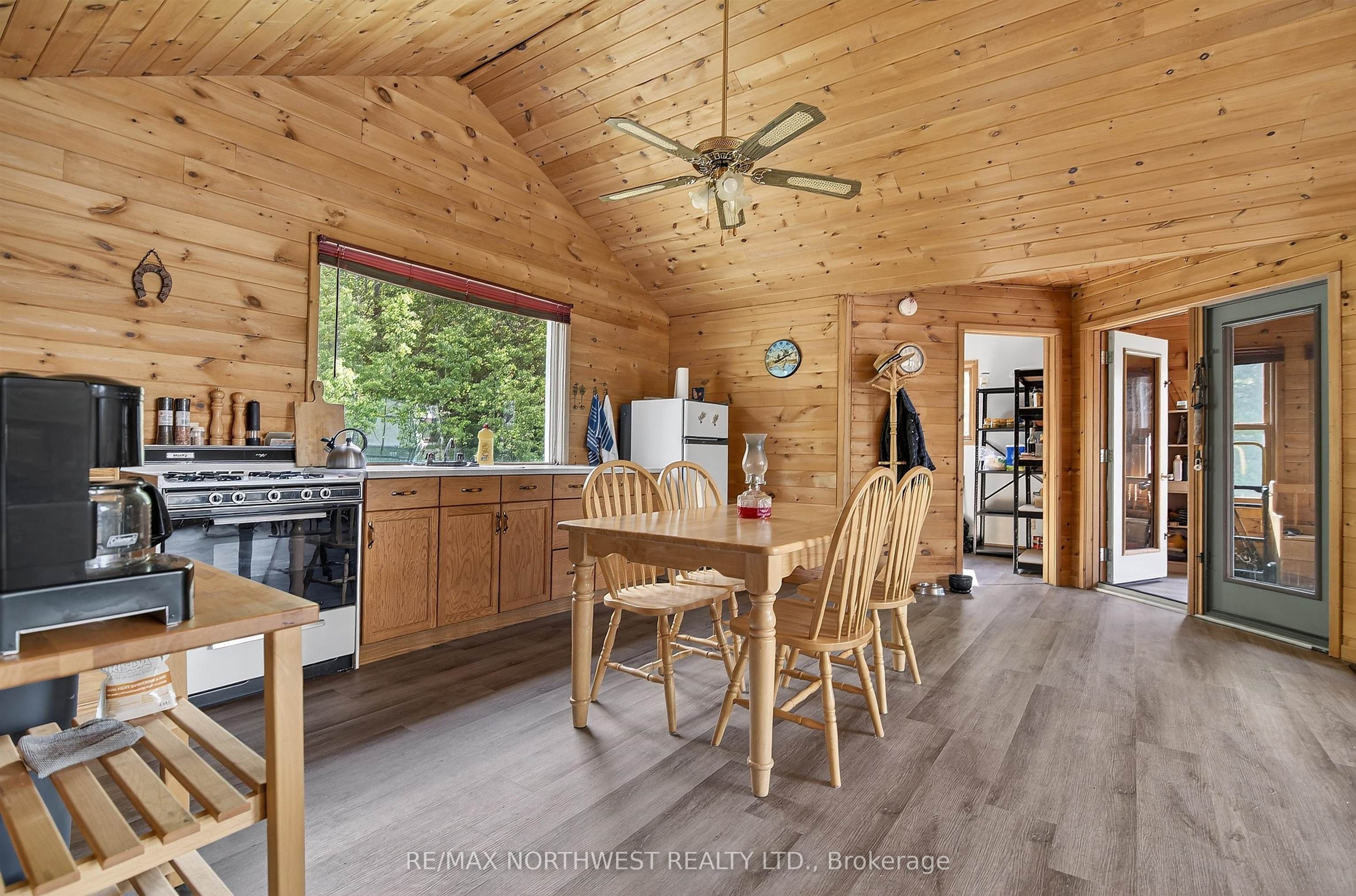 2747 Moore Bay, Sioux Narrows-Nestor Falls, ON P0X 1H0 photo 4