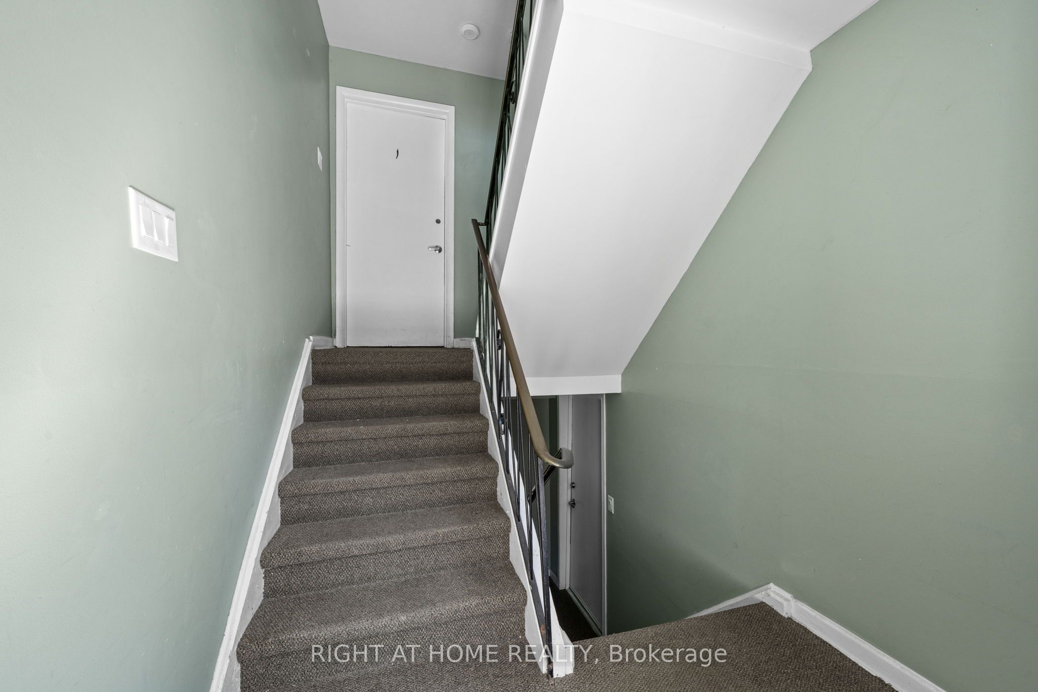 2709 DON Street, Britannia - Lincoln Heights and Area, ON K2B 6Y4 photo 3