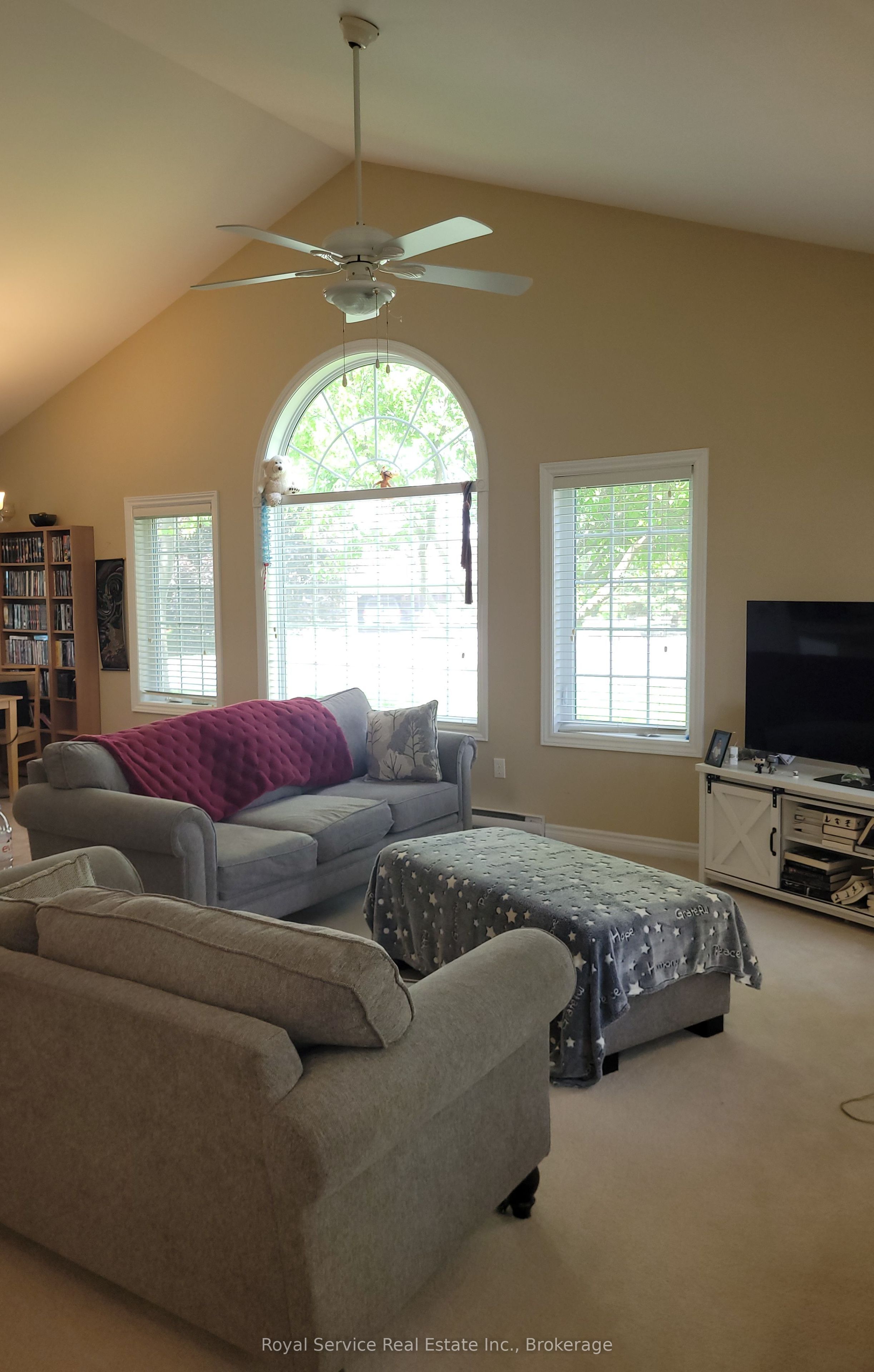 325 Densmore Road 102, Cobourg, ON K9A 0E4 photo 4