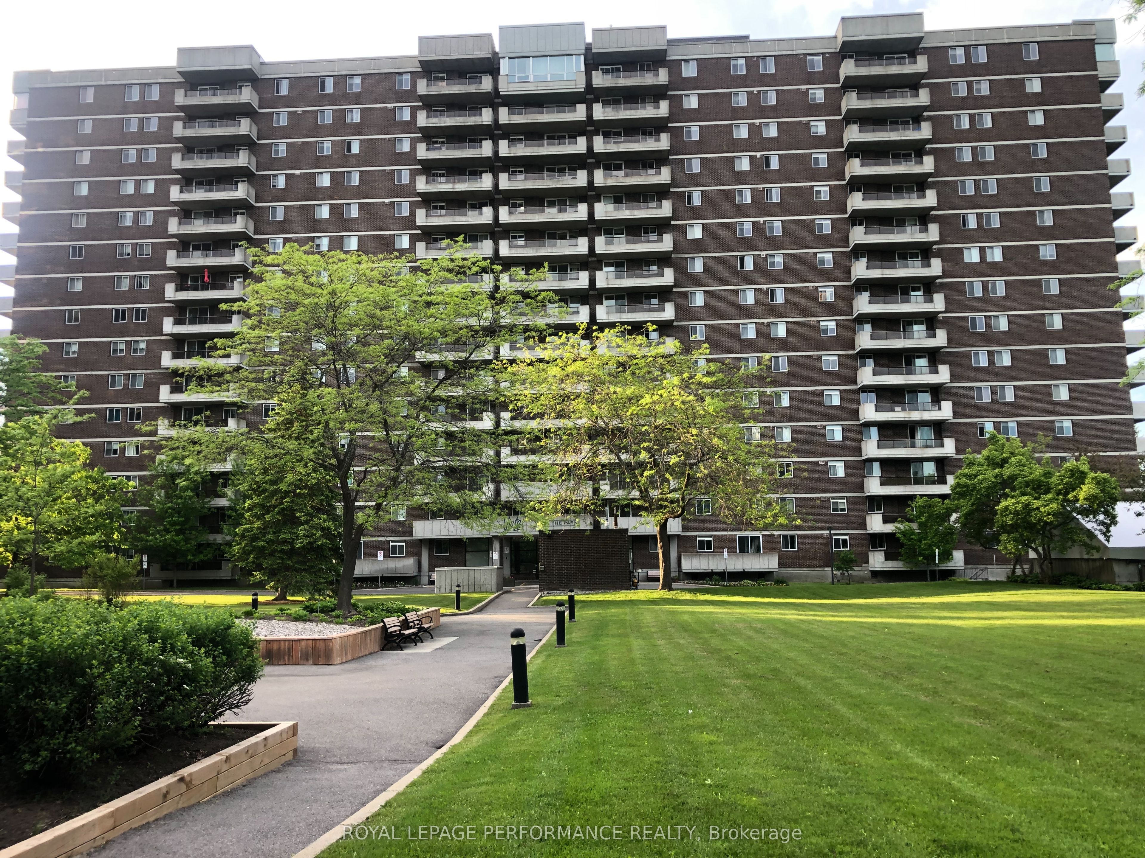 1705 Playfair Drive PH8, Alta Vista and Area, ON K1H 8P6 photo 2