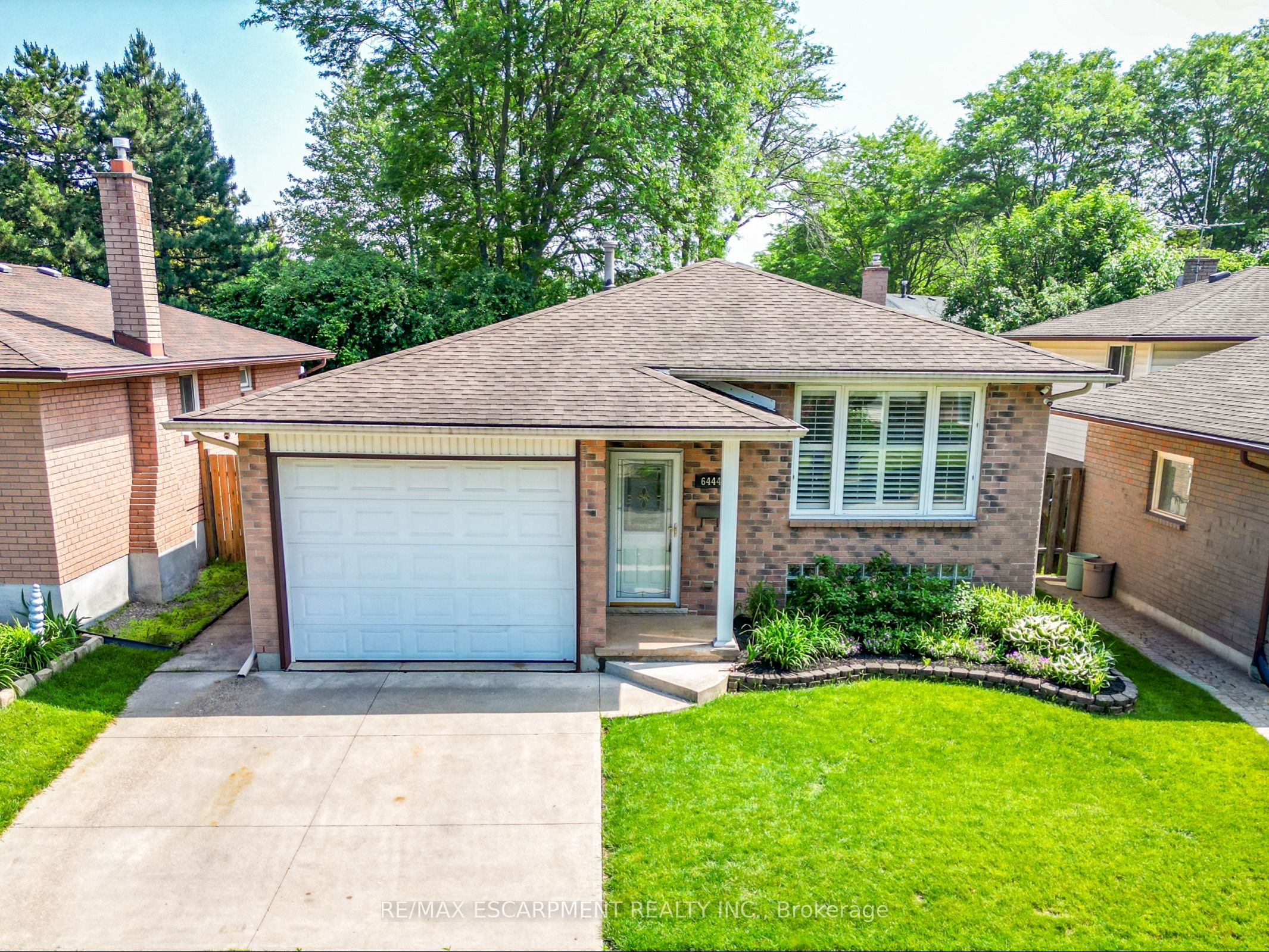 6444 Armstrong Drive, Niagara Falls, ON L2H 2M1 photo 2