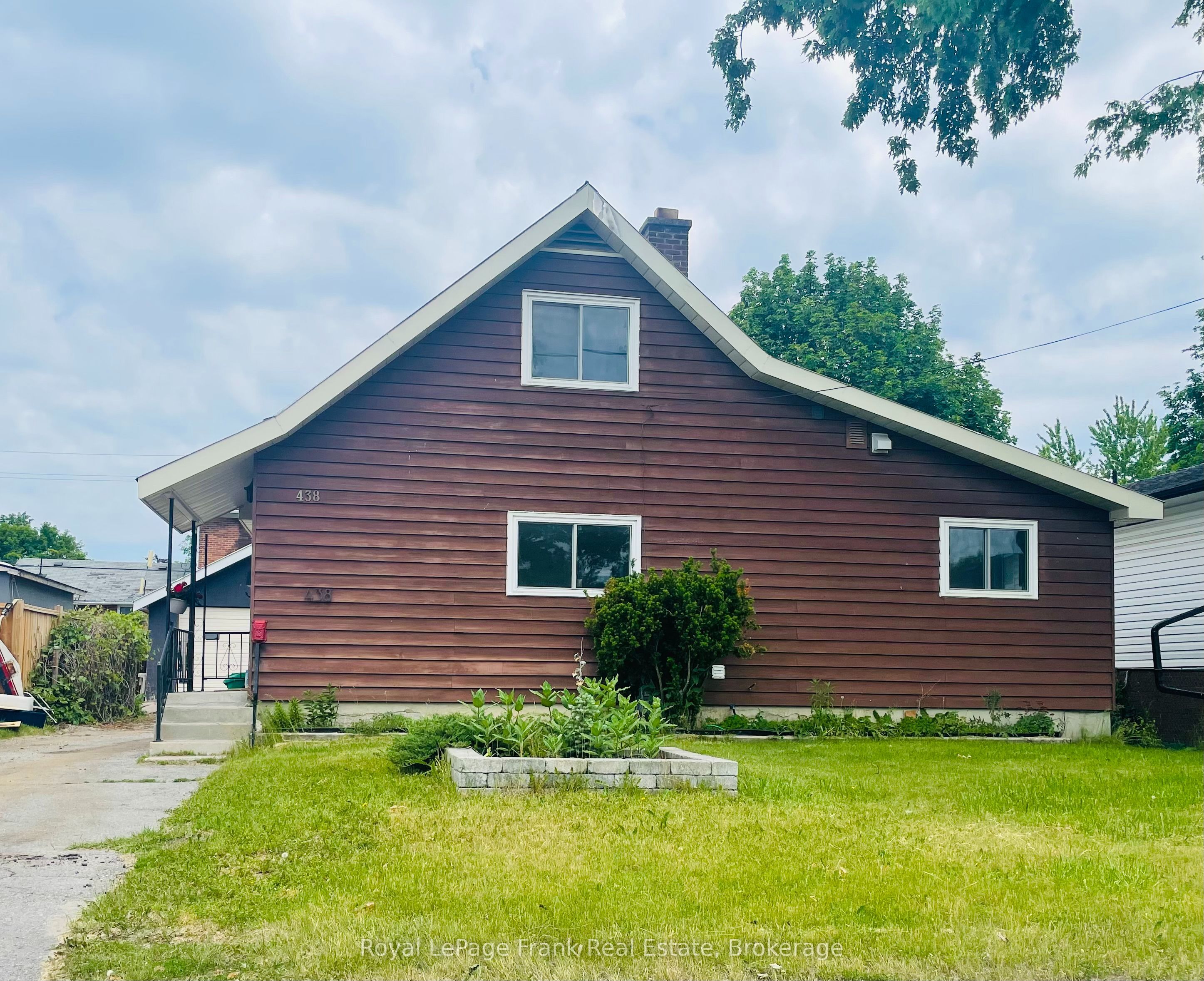 438 Rose Avenue, Peterborough, ON K9J 4E4 photo 2