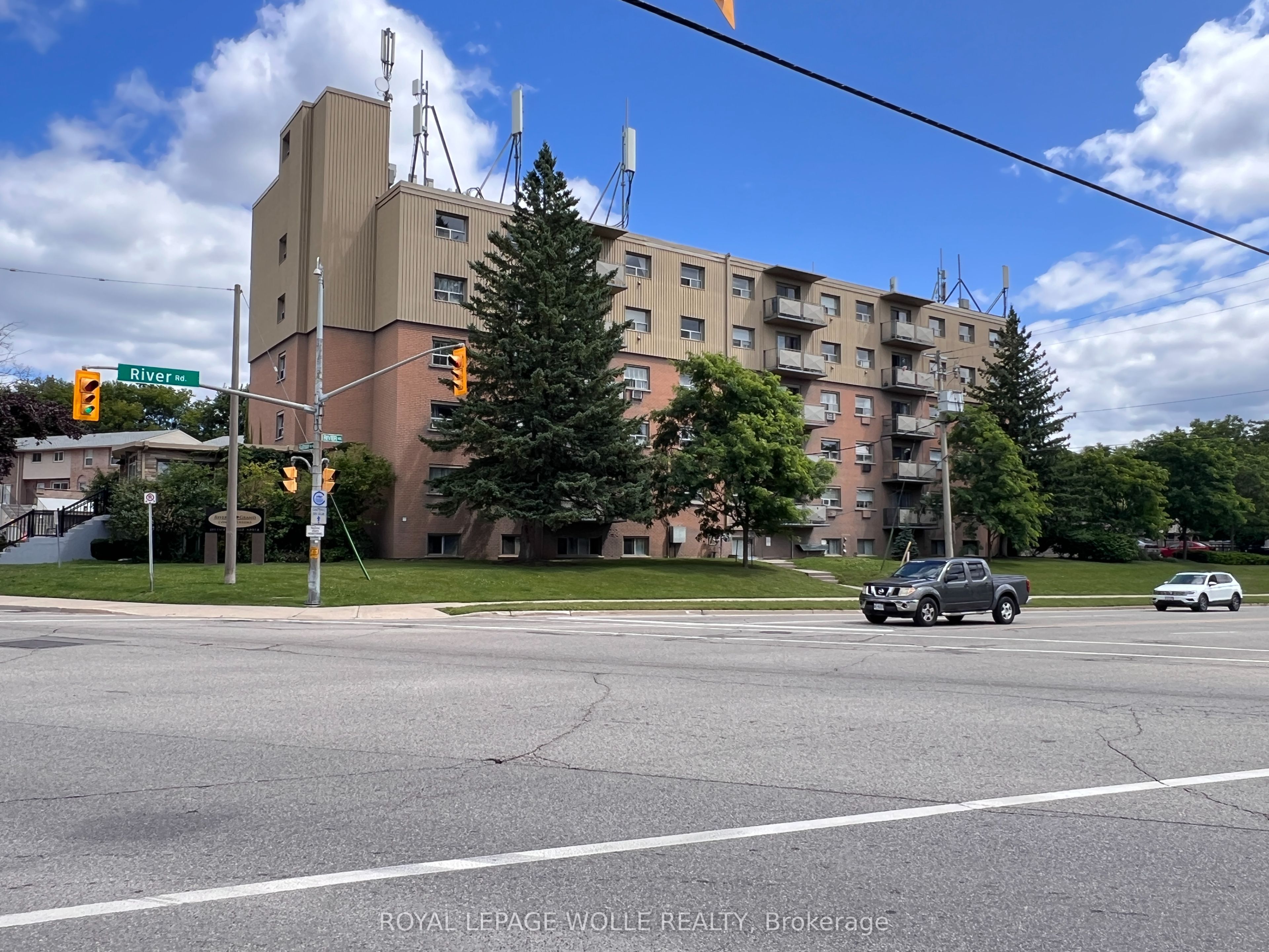 283 Fairway Road N 503, Kitchener, ON N2A 2P1 photo 2