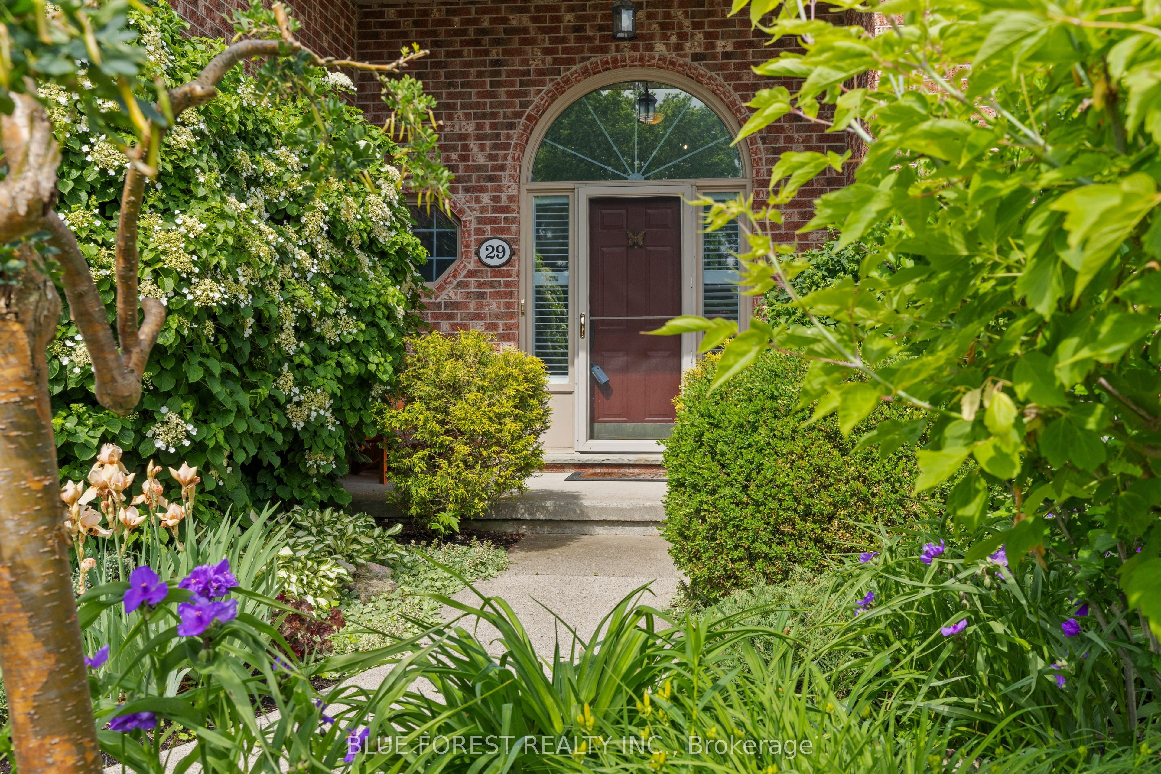 29 Village Gate Crescent, Thames Centre, ON N0L 1G3 photo 4