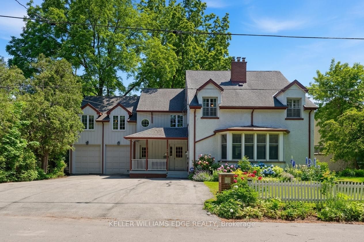 3 Ancaster Street E, Hamilton, ON L9H 4K2