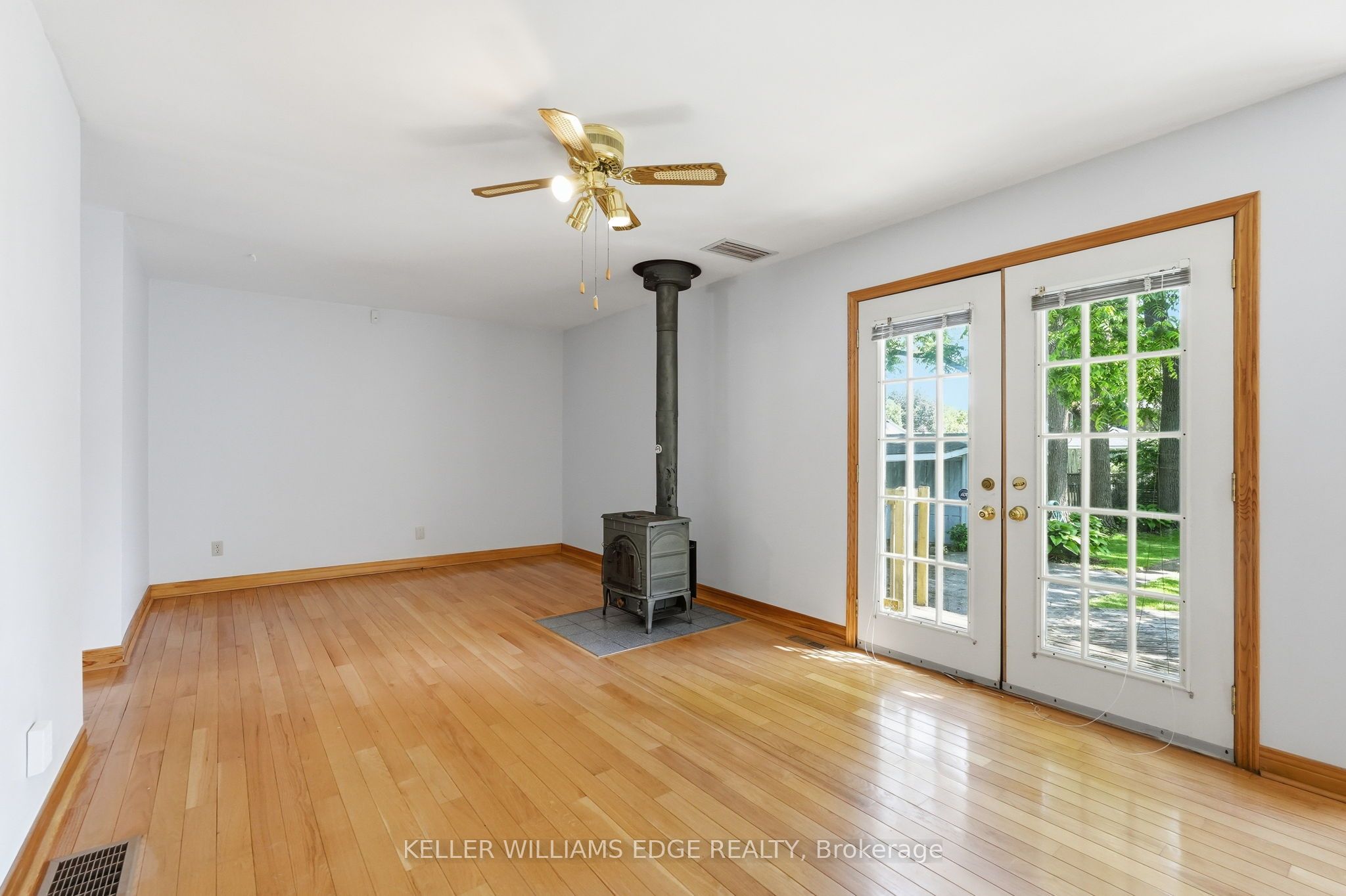 3 Ancaster Street E, Hamilton, ON L9H 4K2 photo 4
