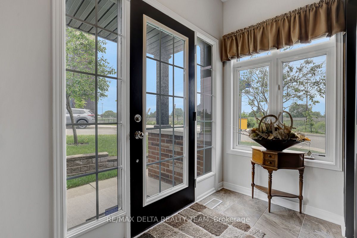 275 Eric Czapnik Way, Orleans - Cumberland and Area, ON K1E 0B4 photo 4