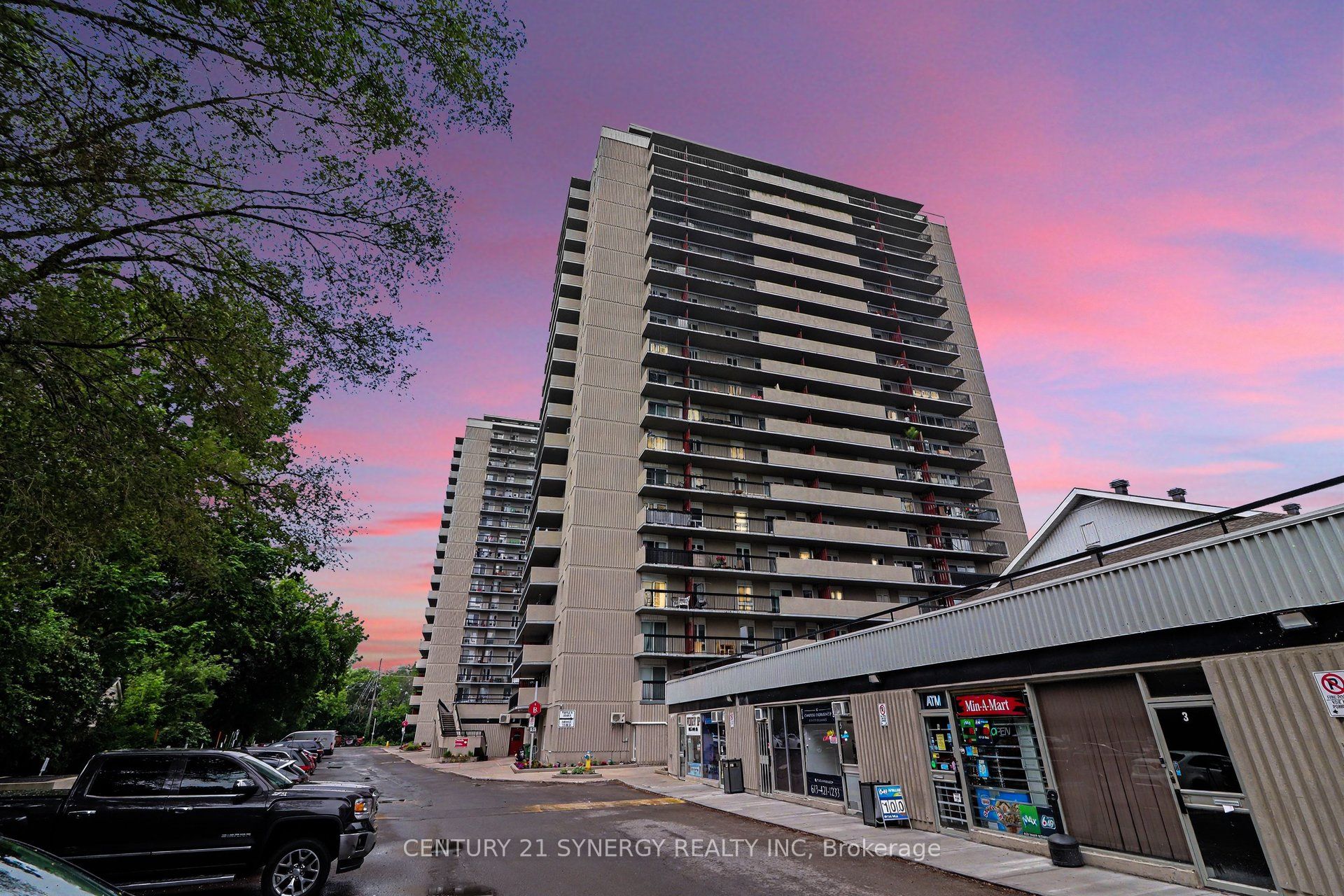 158B McArthur Avenue 1202, Vanier and Kingsview Park, ON K1L 8C9 photo 2