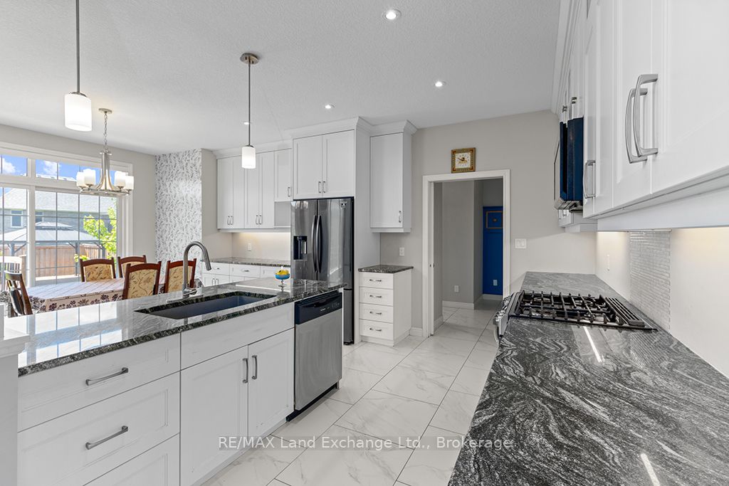 360 Devonshire Road, Saugeen Shores, ON N0H 2C3 photo 5