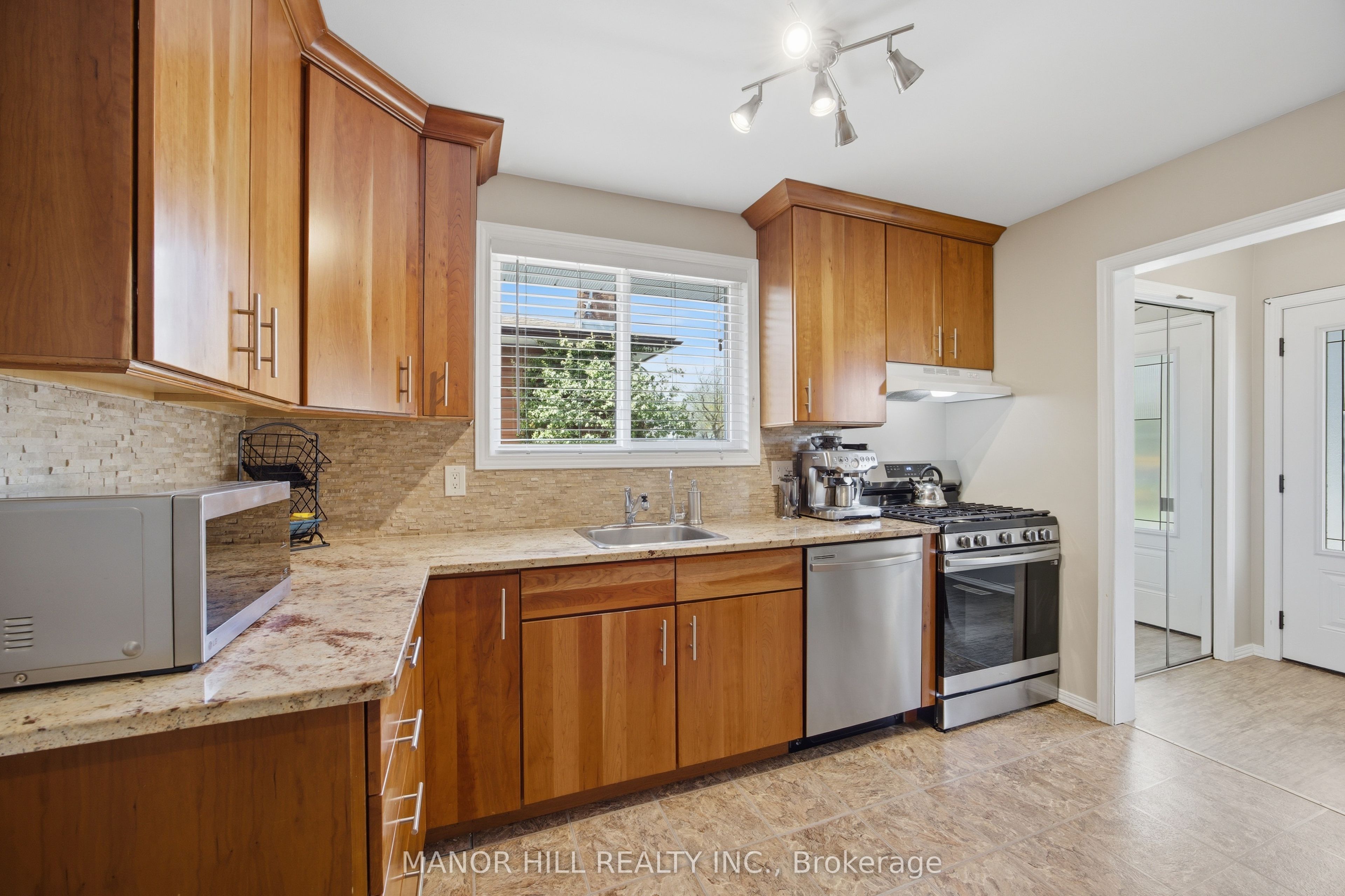 513 Havelock Drive, Waterloo, ON N2L 4N8 photo 4