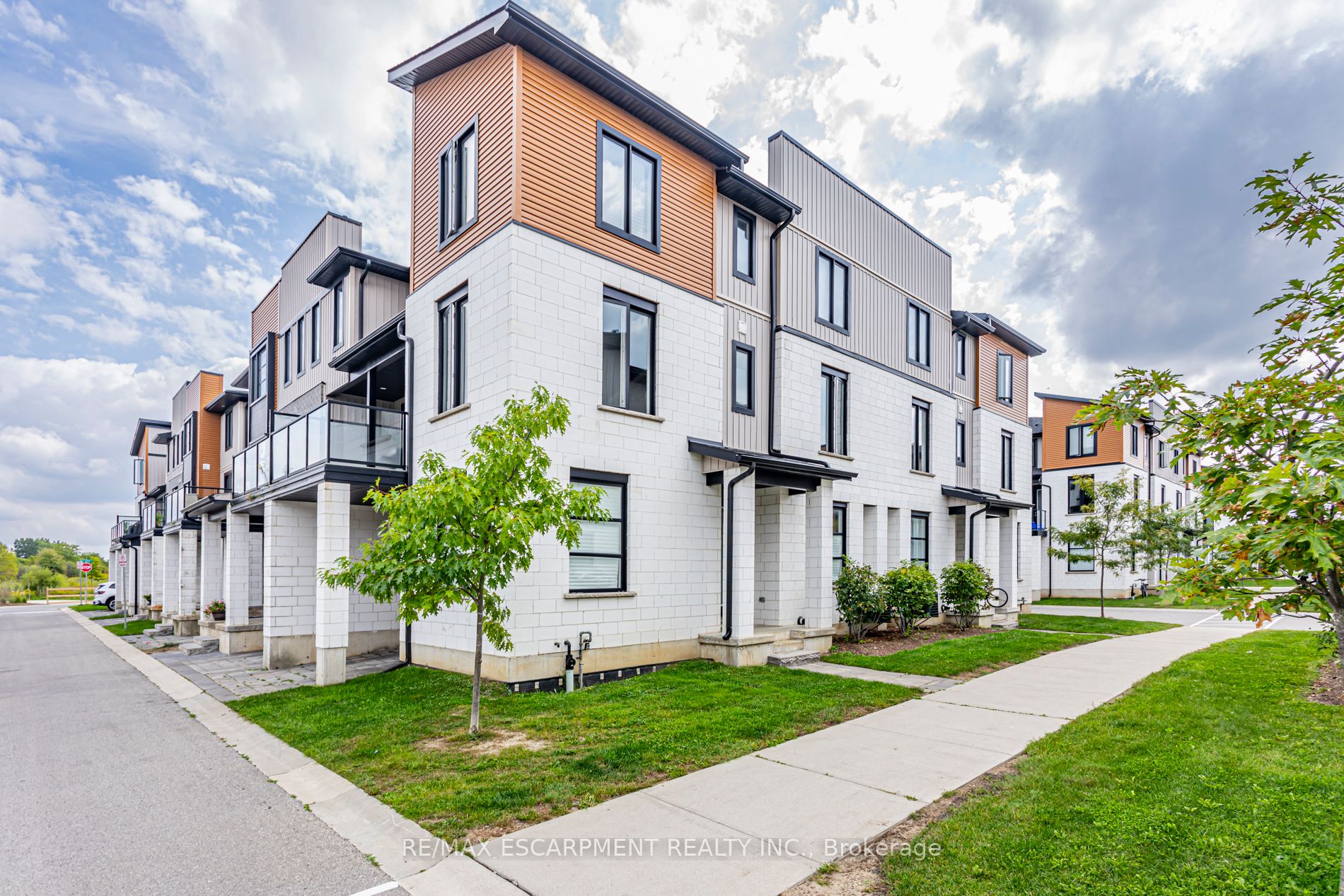 941 Manhattan Way, London North, ON N6G 0J7