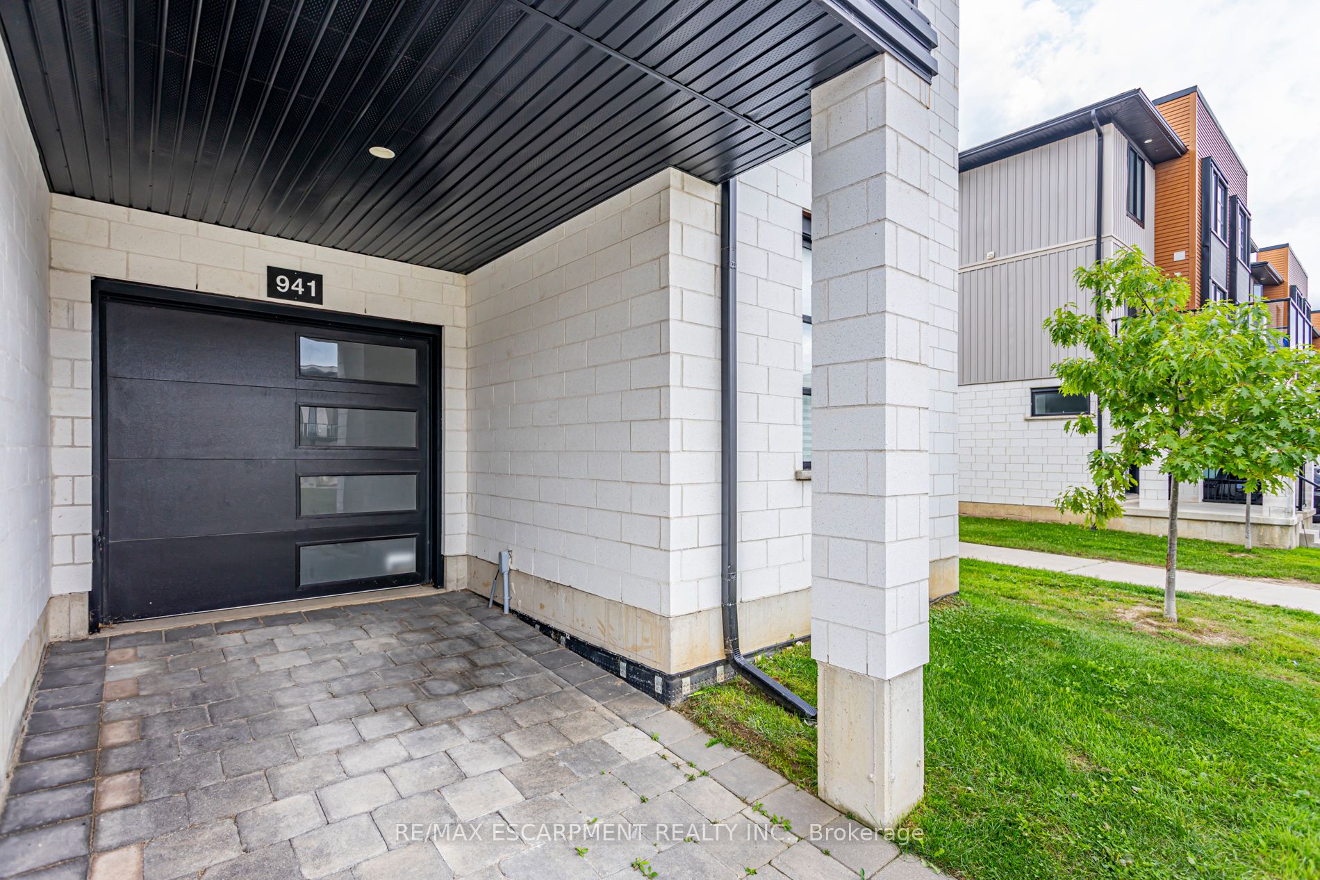 941 Manhattan Way, London North, ON N6G 0J7 photo 3