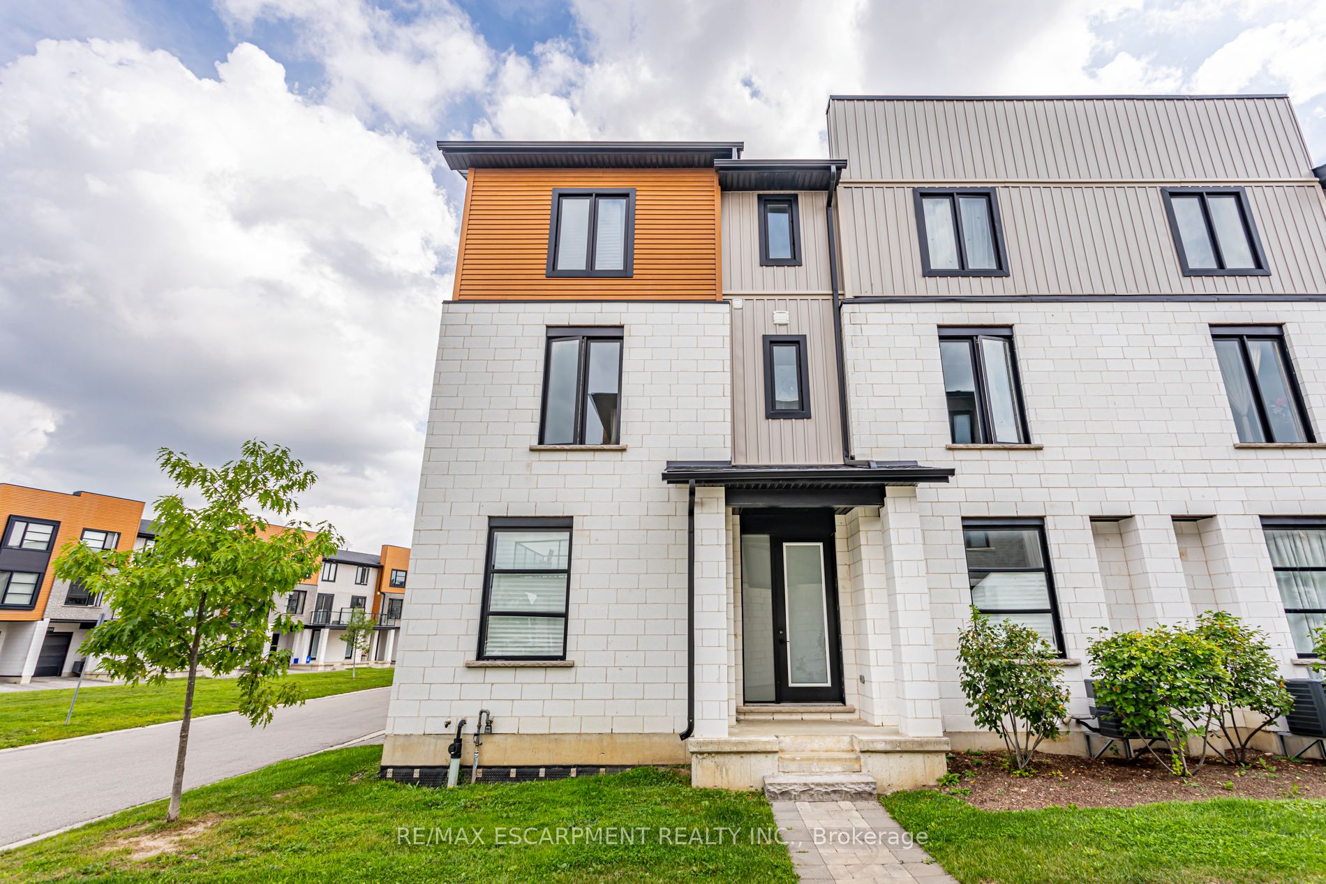 941 Manhattan Way, London North, ON N6G 0J7 photo 4