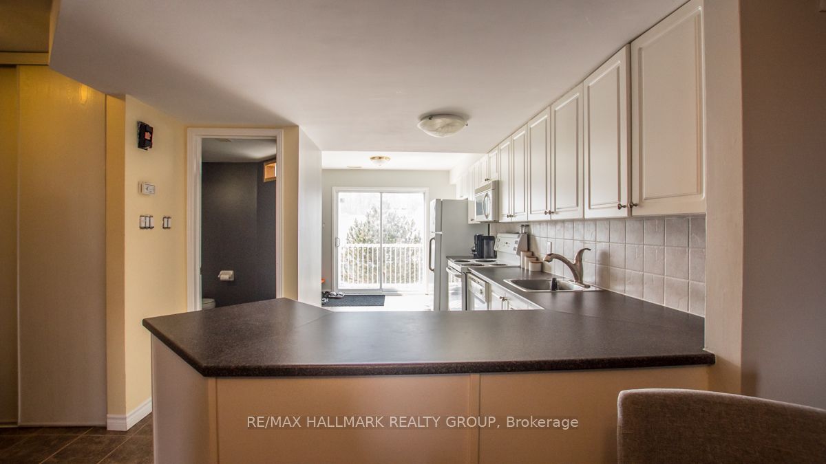 330 Cresthaven Drive 33, Barrhaven, ON K2G 6W3 photo 2