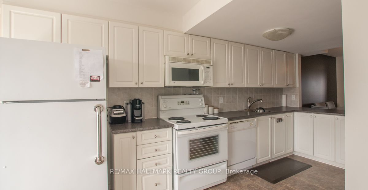 330 Cresthaven Drive 33, Barrhaven, ON K2G 6W3 photo 3