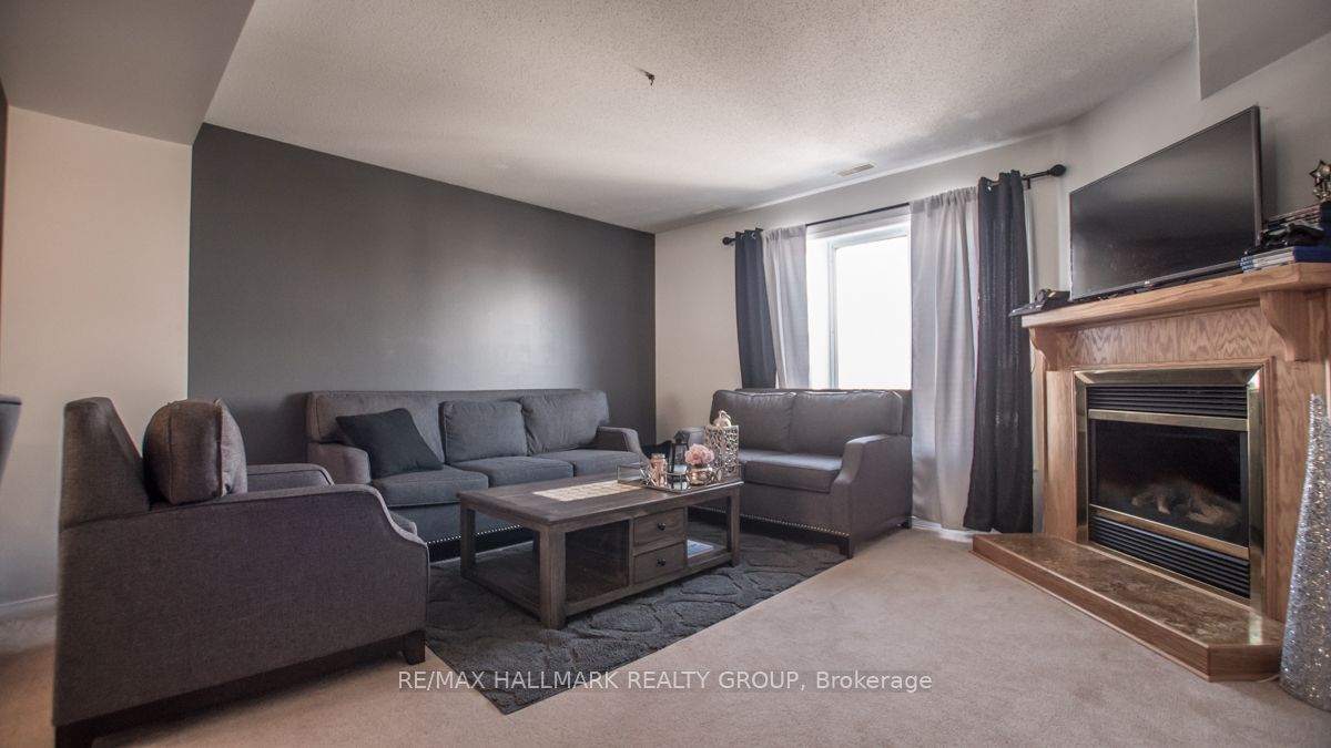 330 Cresthaven Drive 33, Barrhaven, ON K2G 6W3 photo 5
