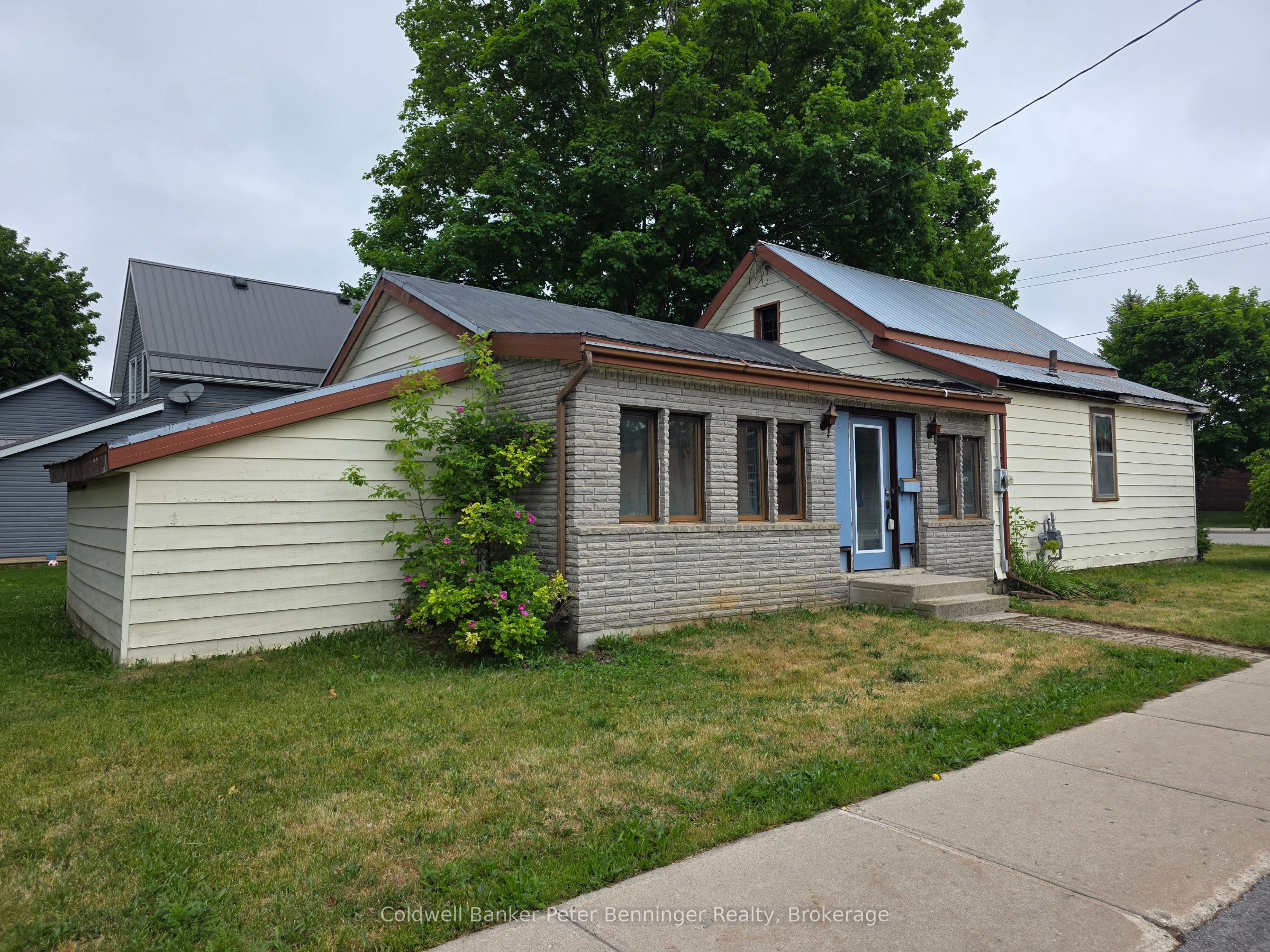 21 Peter Street S, Brockton, ON N0G 2V0