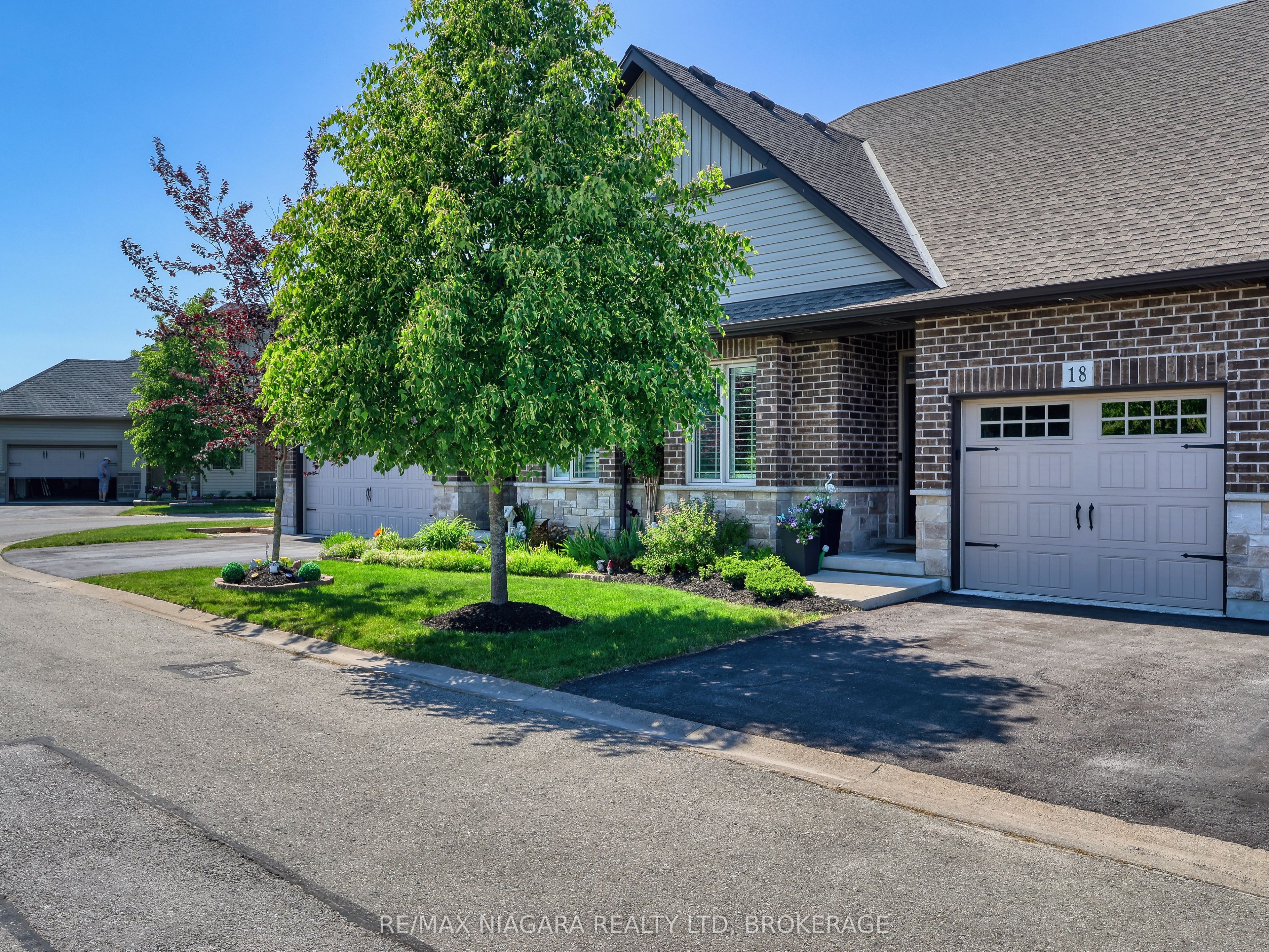 9528 Hendershot Boulevard 18, Niagara Falls, ON L2H 0M1 photo 2