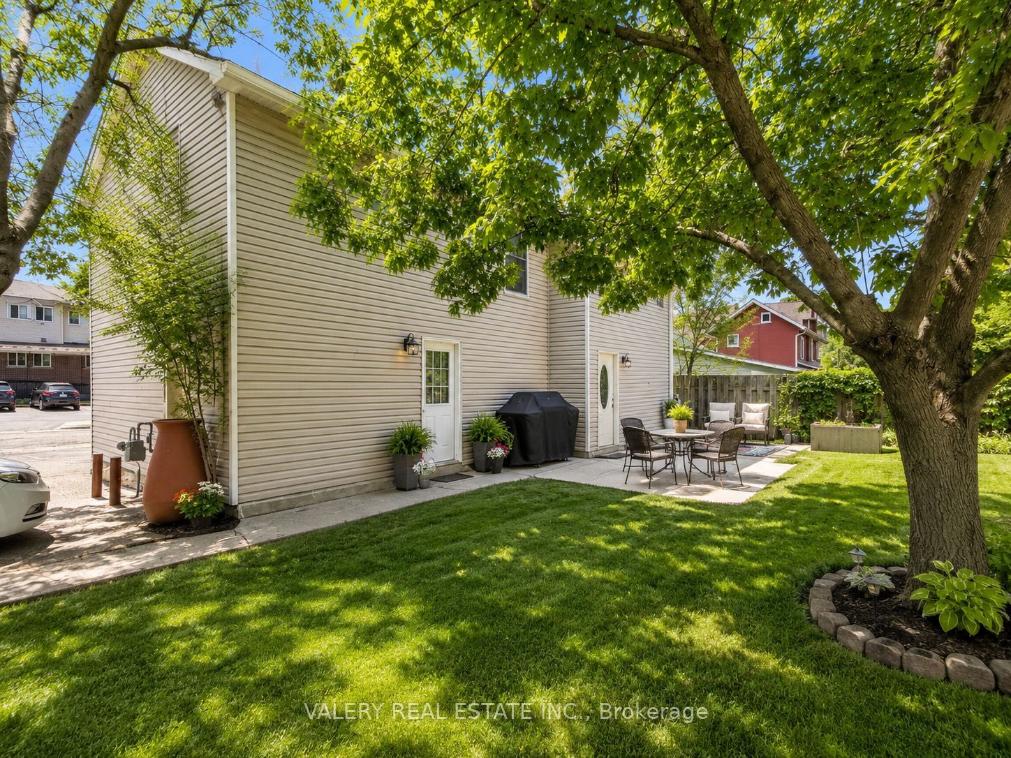 9 James Street E, Guelph, ON N1G 1C9 photo 2