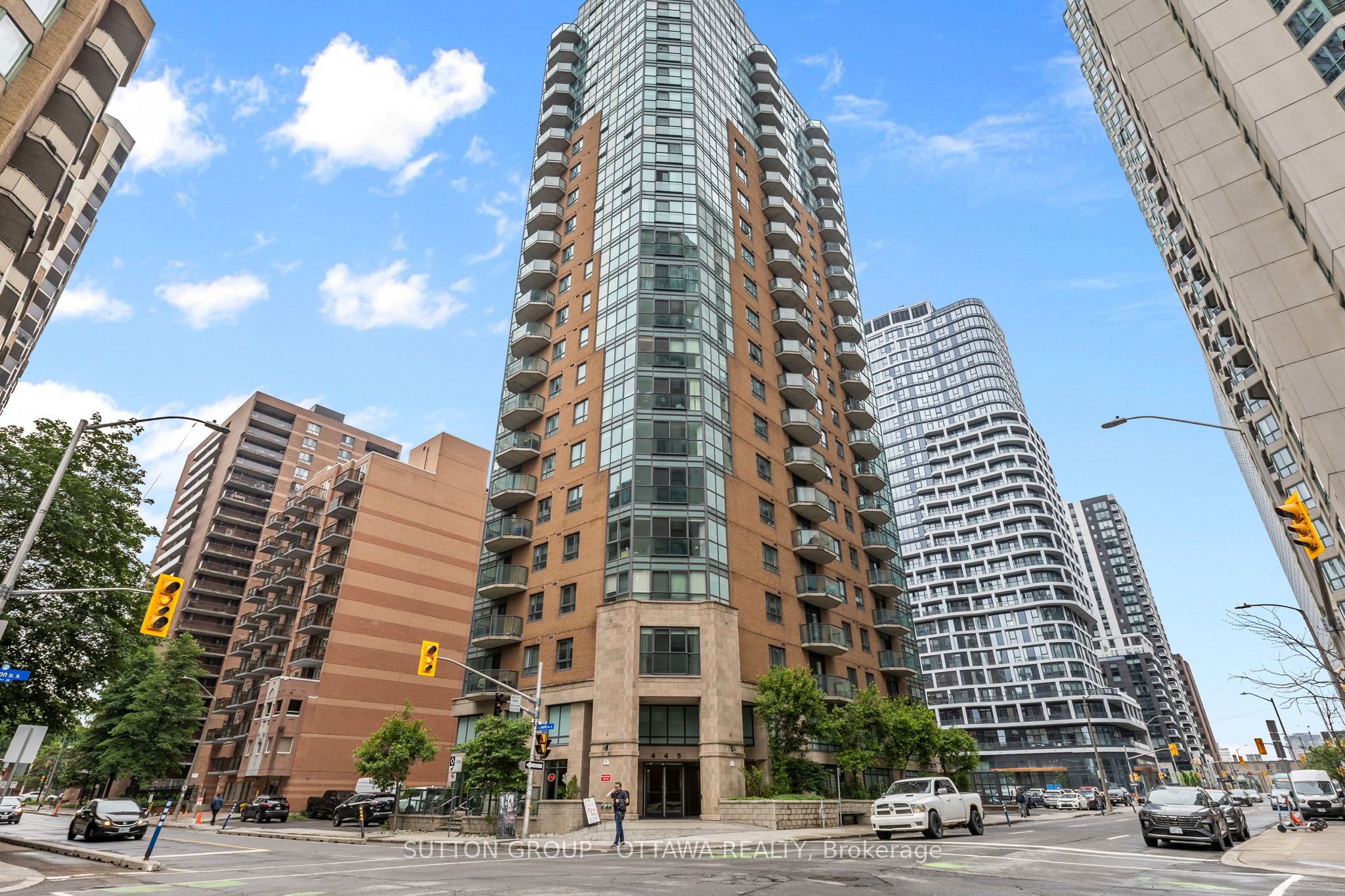 445 Laurier Avenue W 905, Ottawa Centre, ON K1N 6R4