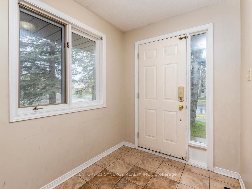 1 Winnegreen Court, Hunt Club - South Keys and Area, ON K1G 5P3 photo 4