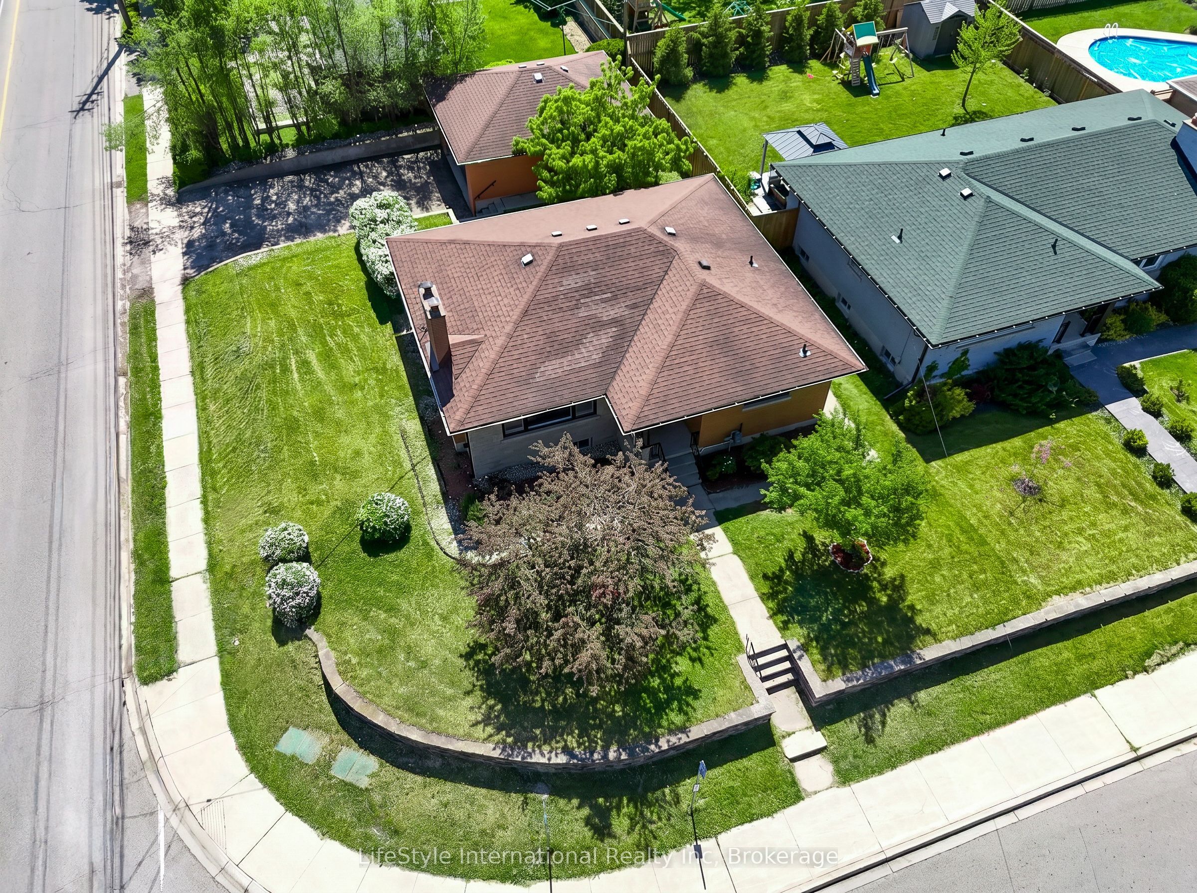 2 Westmount Road, Guelph, ON N1H 5H2 photo 2