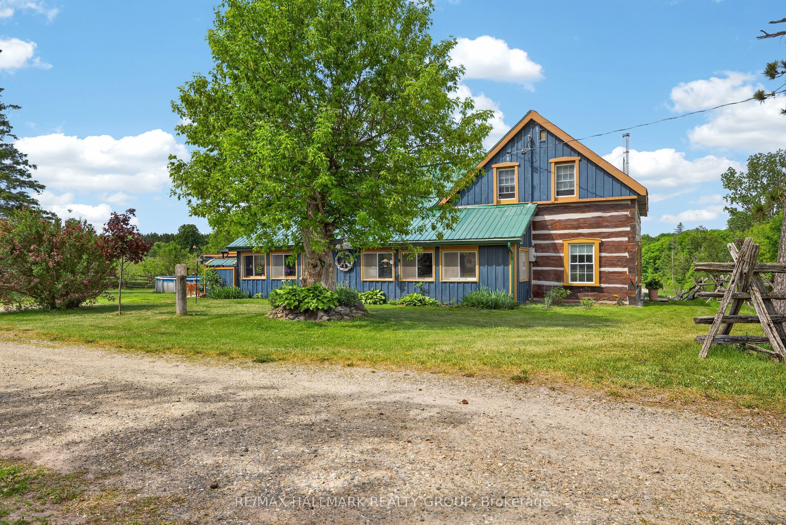 1013 Lavant Darling Road, Lanark Highlands, ON K0G 1K0 photo 2