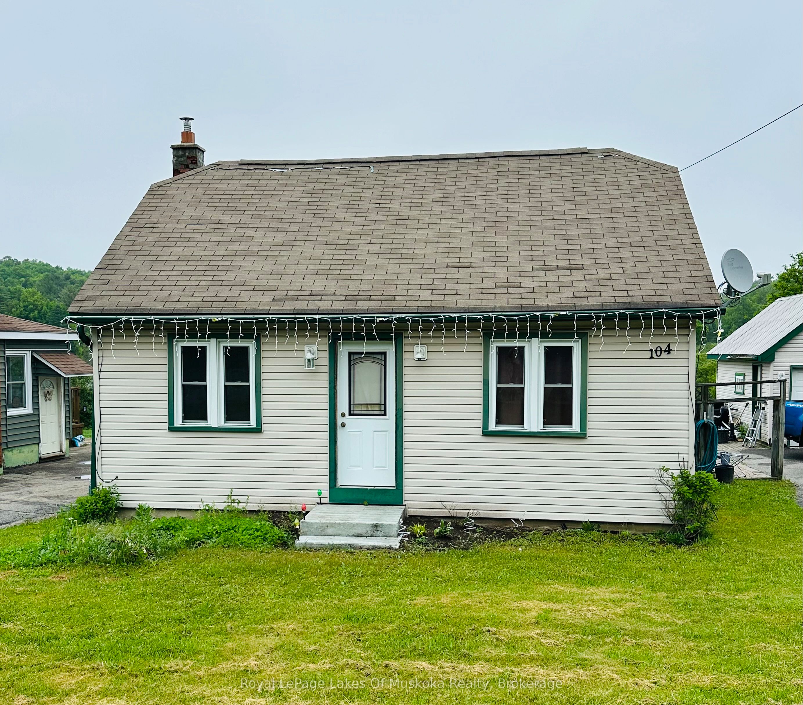 104 Brunel Road, Huntsville, ON P1H 1R1 photo 2
