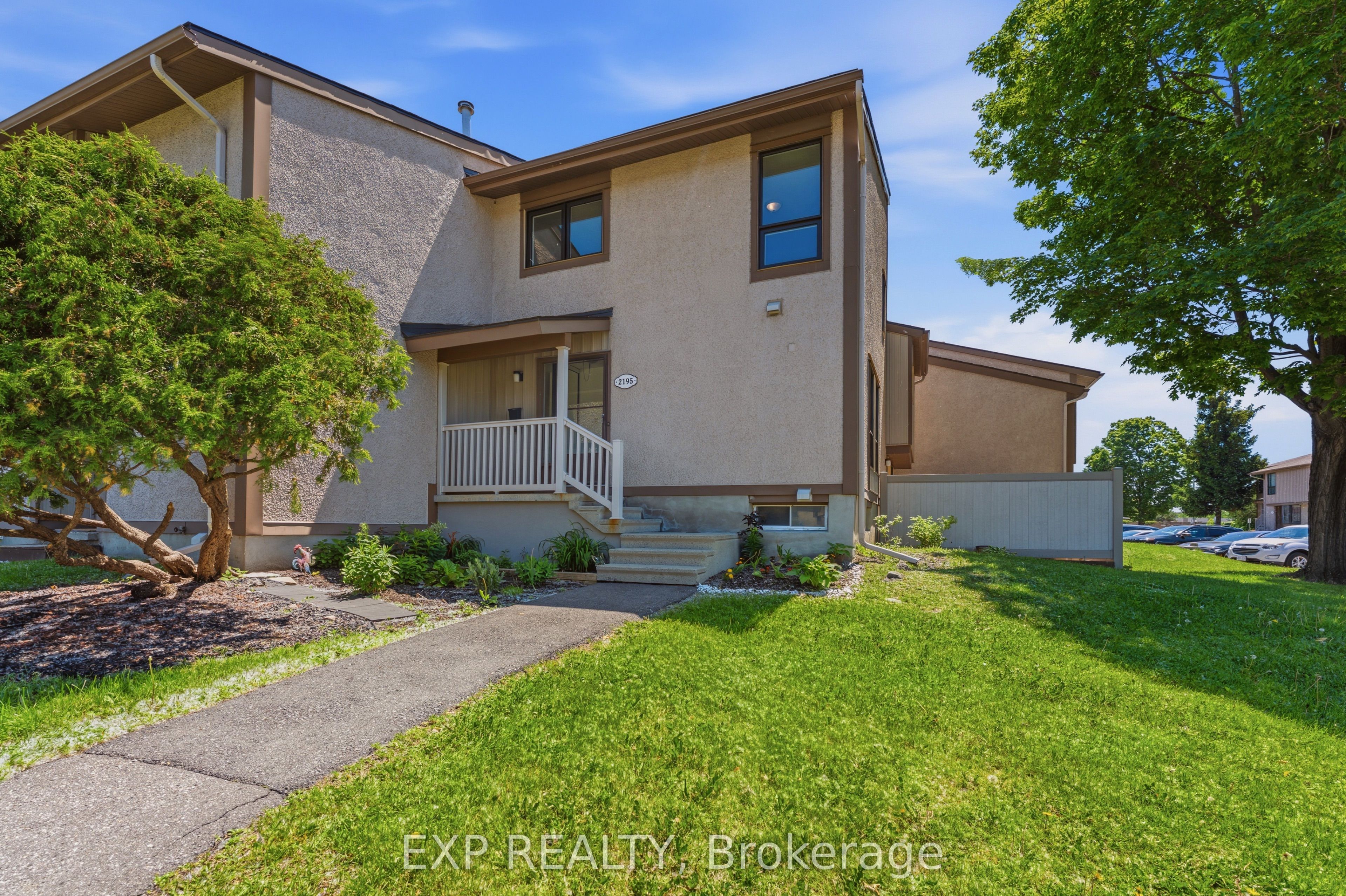 2195 Stonehenge Crescent 126, Cyrville - Carson Grove - Pineview, ON K1B 4N7
