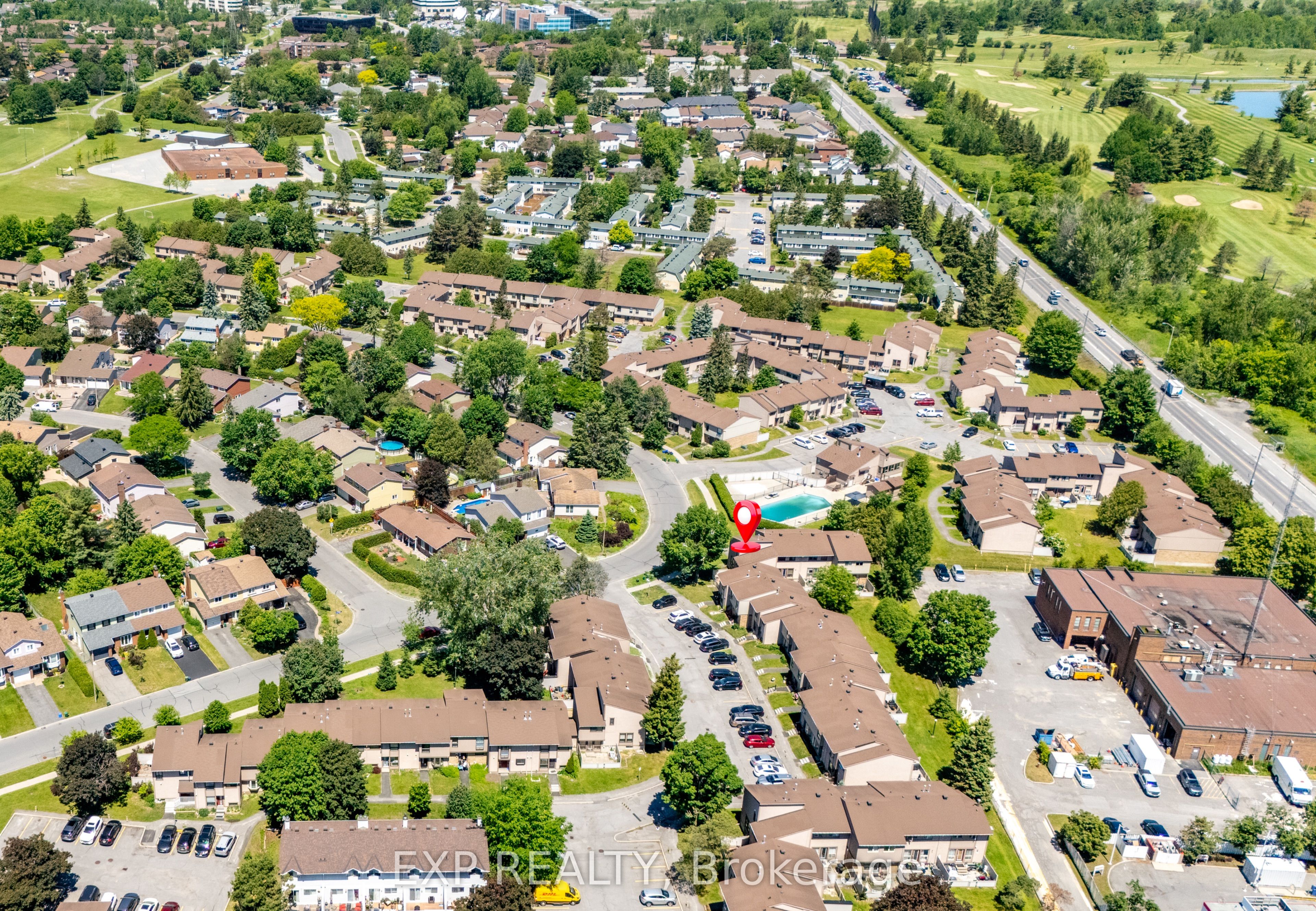 2195 Stonehenge Crescent 126, Cyrville - Carson Grove - Pineview, ON K1B 4N7 photo 4