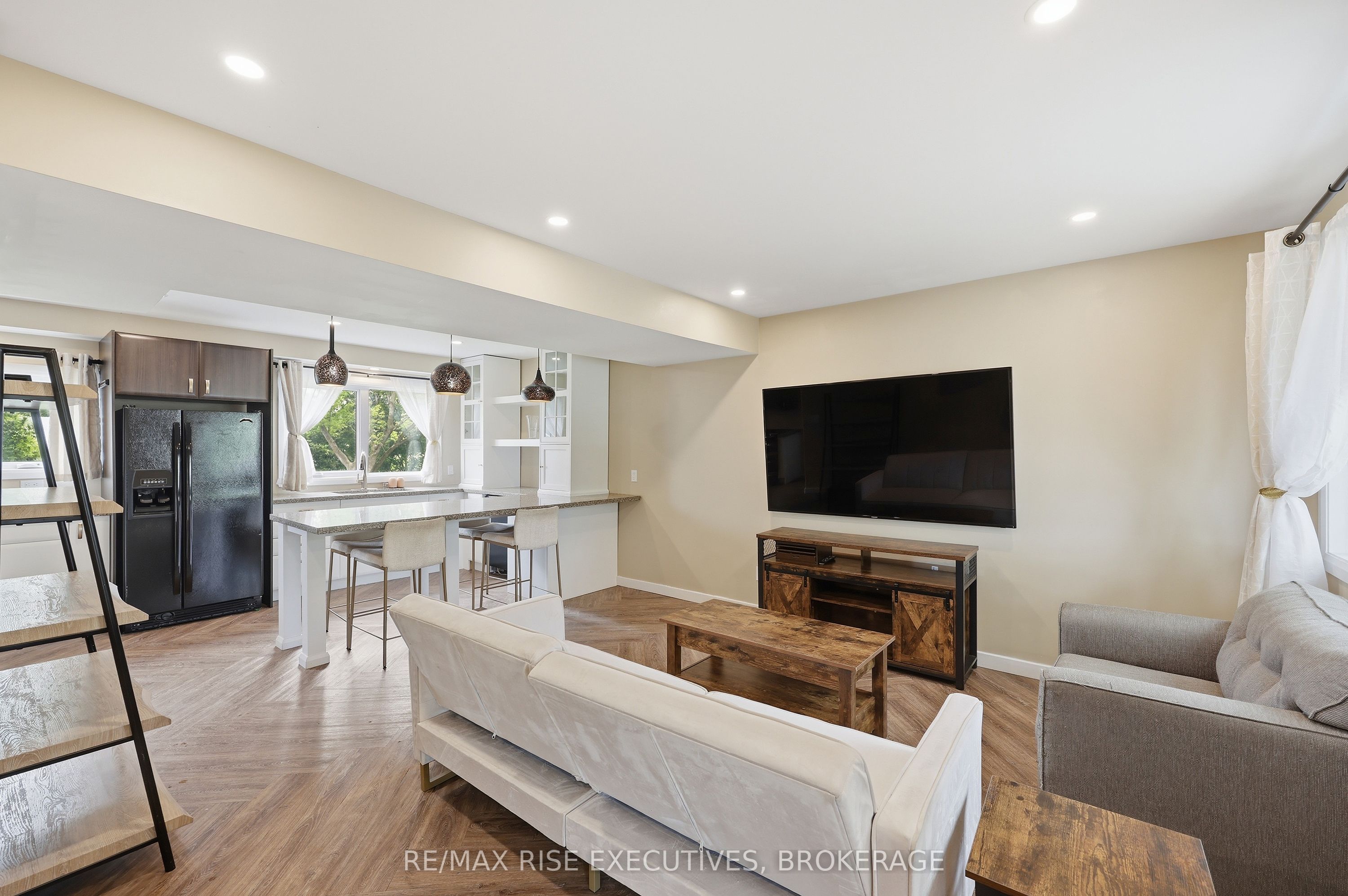 137 Ford Street, Kingston, ON K7K 4Z7 photo 3