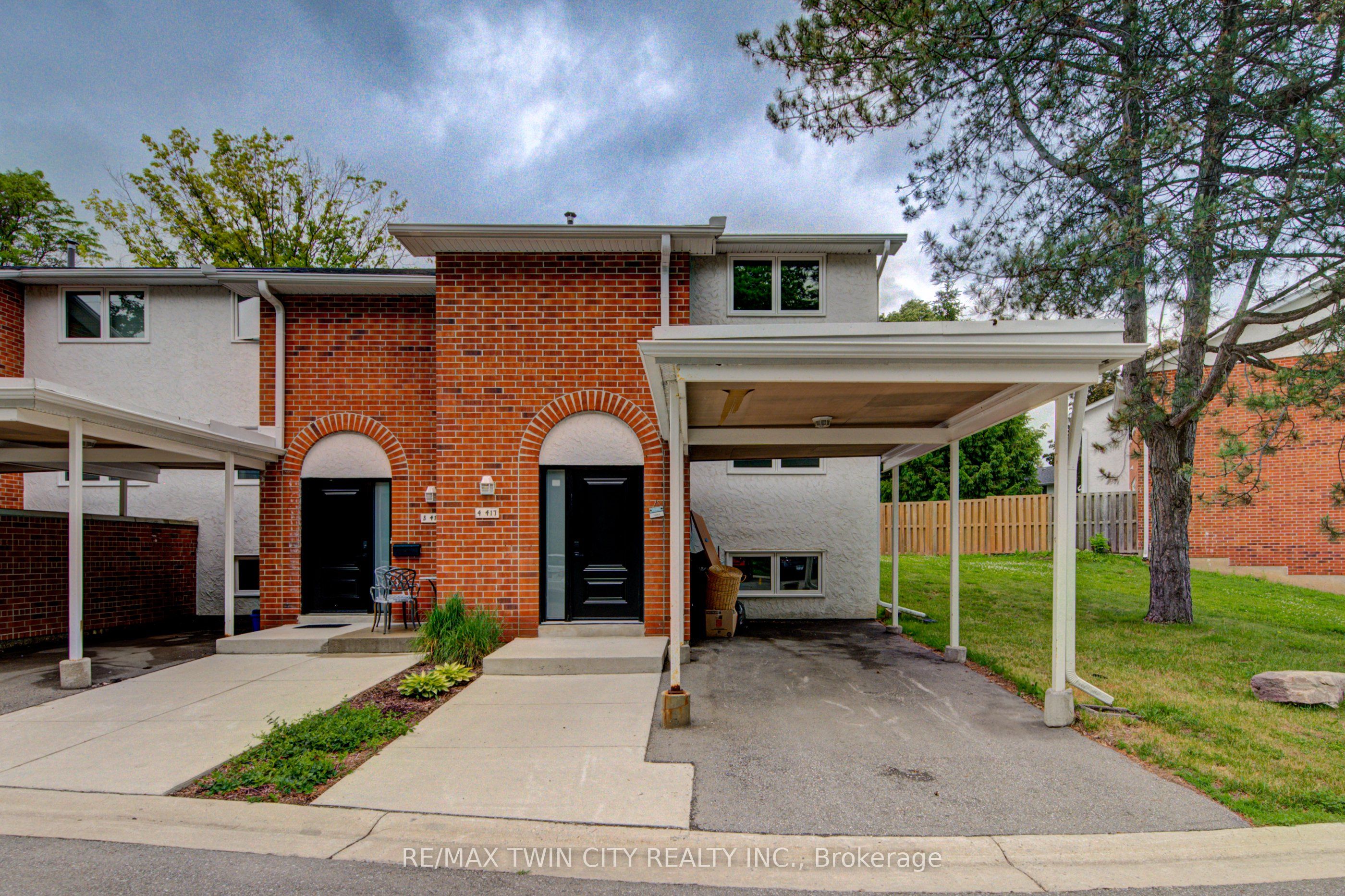 417 Keats Way 4, Waterloo, ON N2L 5S7 photo 3
