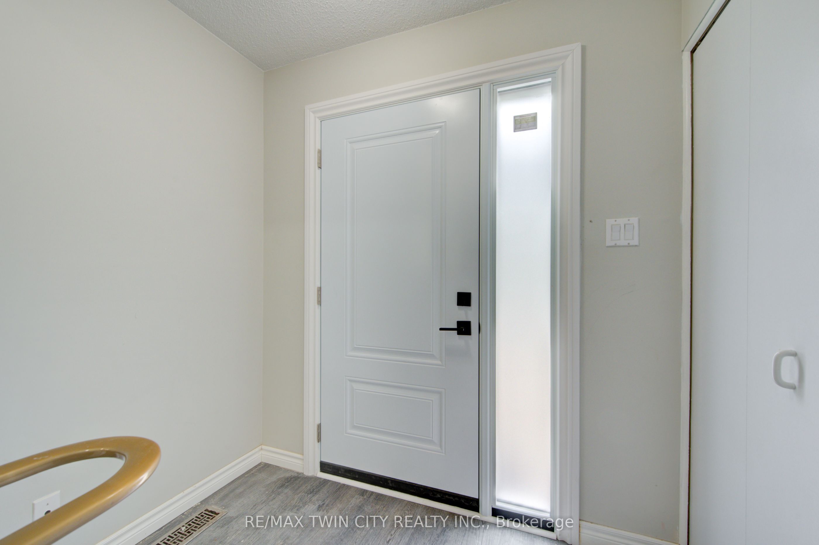 417 Keats Way 4, Waterloo, ON N2L 5S7 photo 5