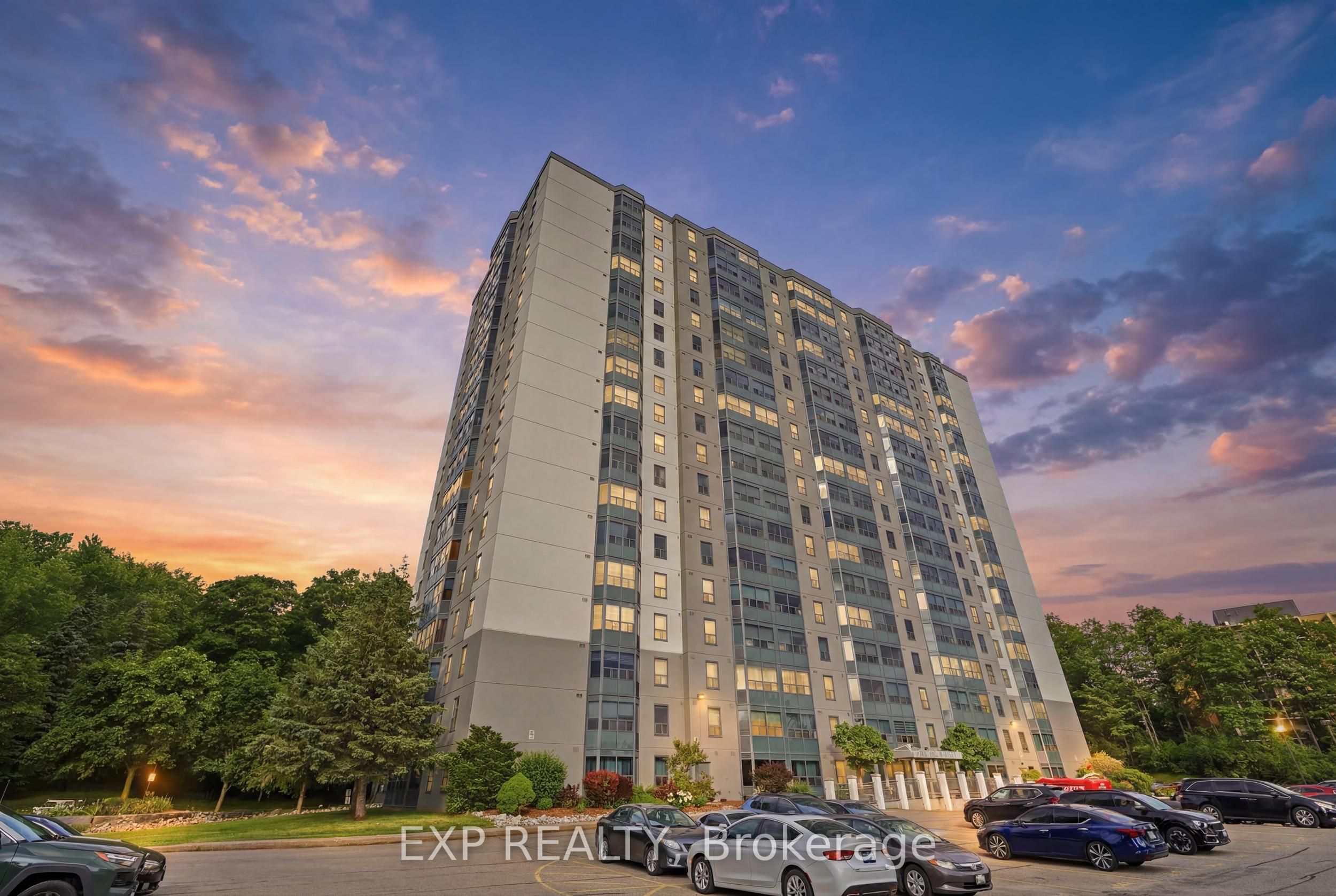 55 Green Valley Drive 1012, Kitchener, ON N2P 1Z6 photo 2