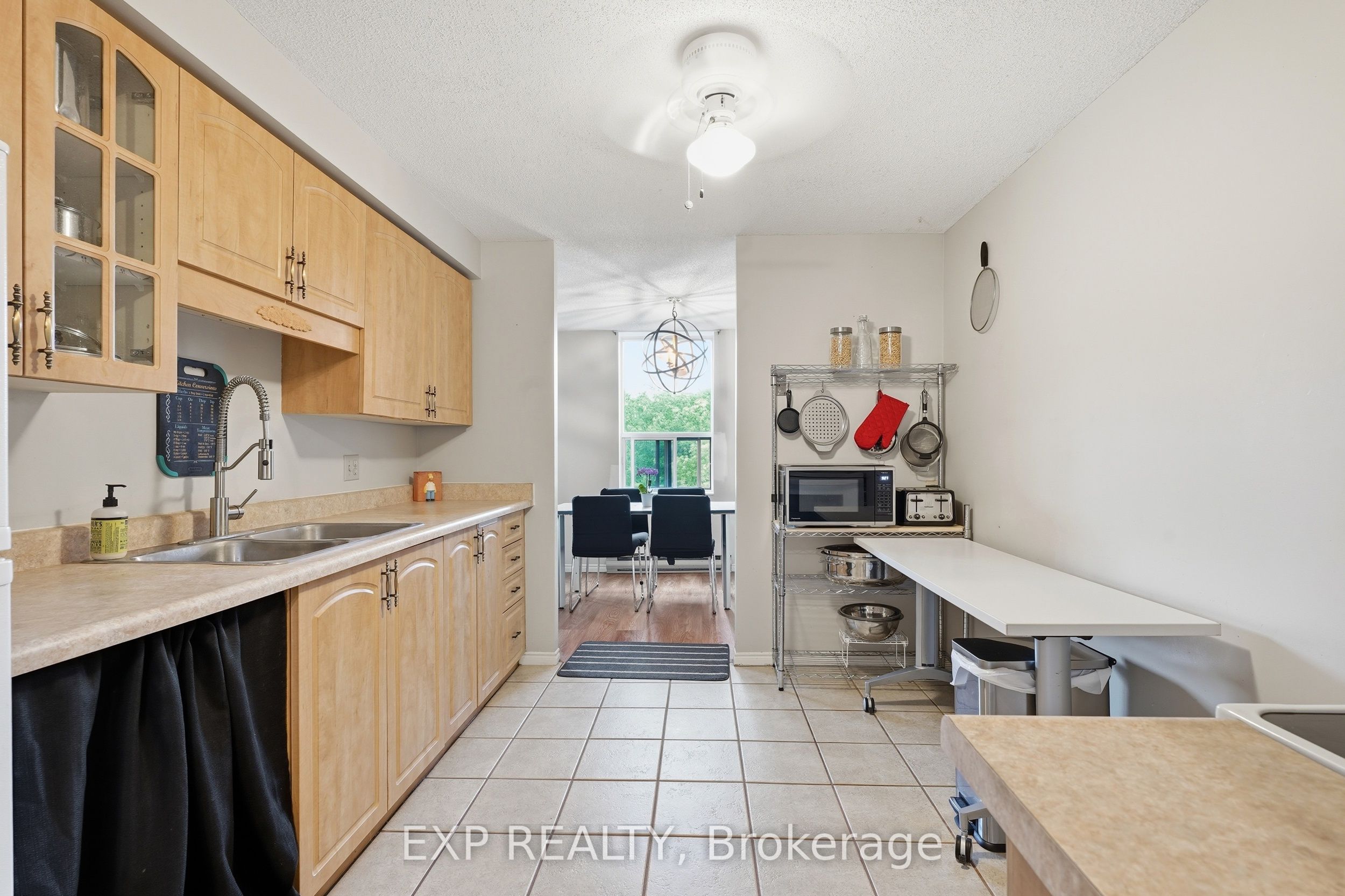 55 Green Valley Drive 1012, Kitchener, ON N2P 1Z6 photo 5