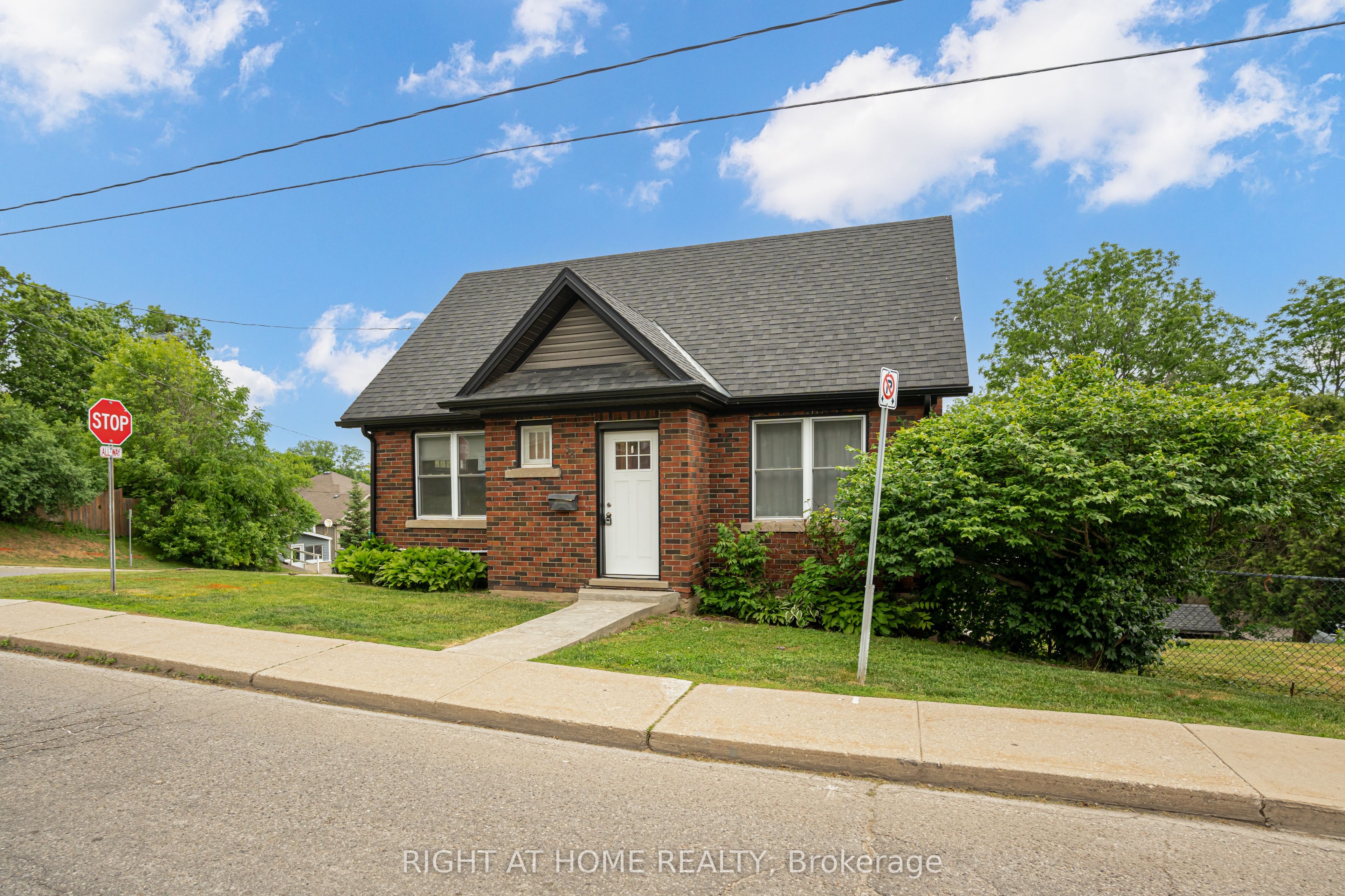 38 WASHINGTON Street, Brant, ON N3L 2A7