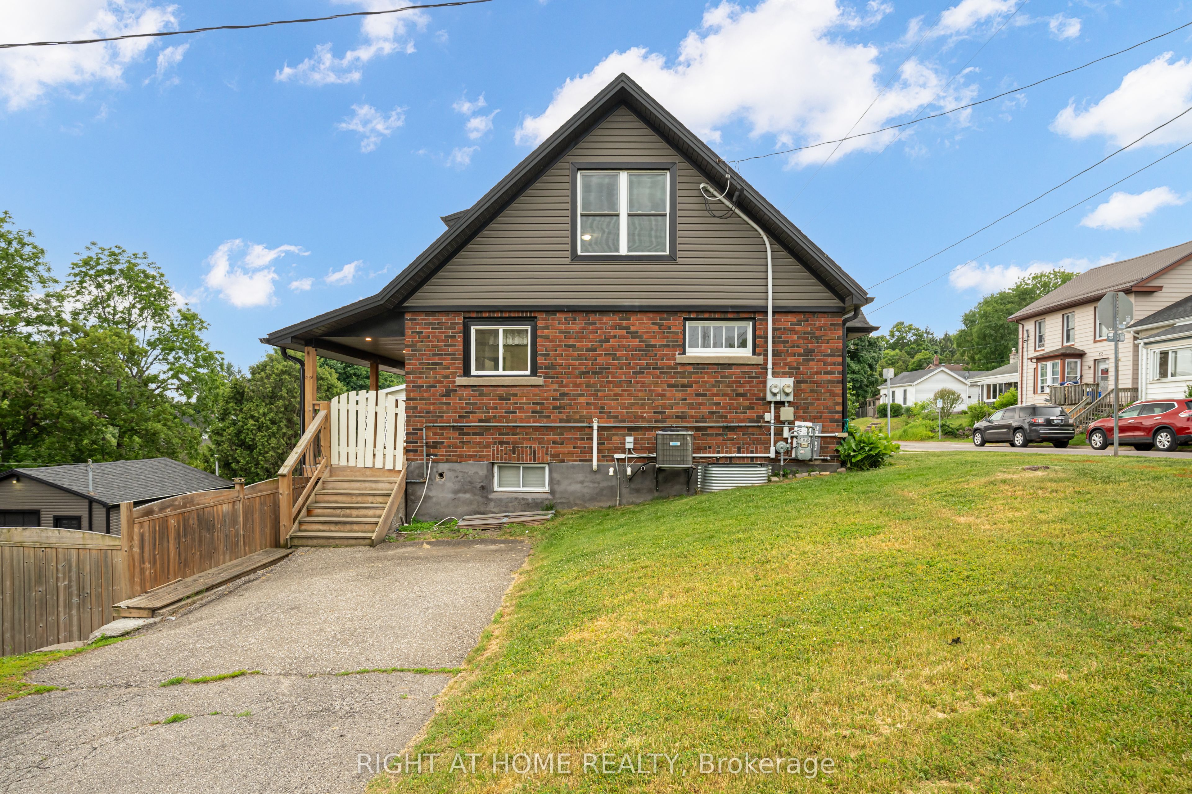 38 WASHINGTON Street, Brant, ON N3L 2A7 photo 3