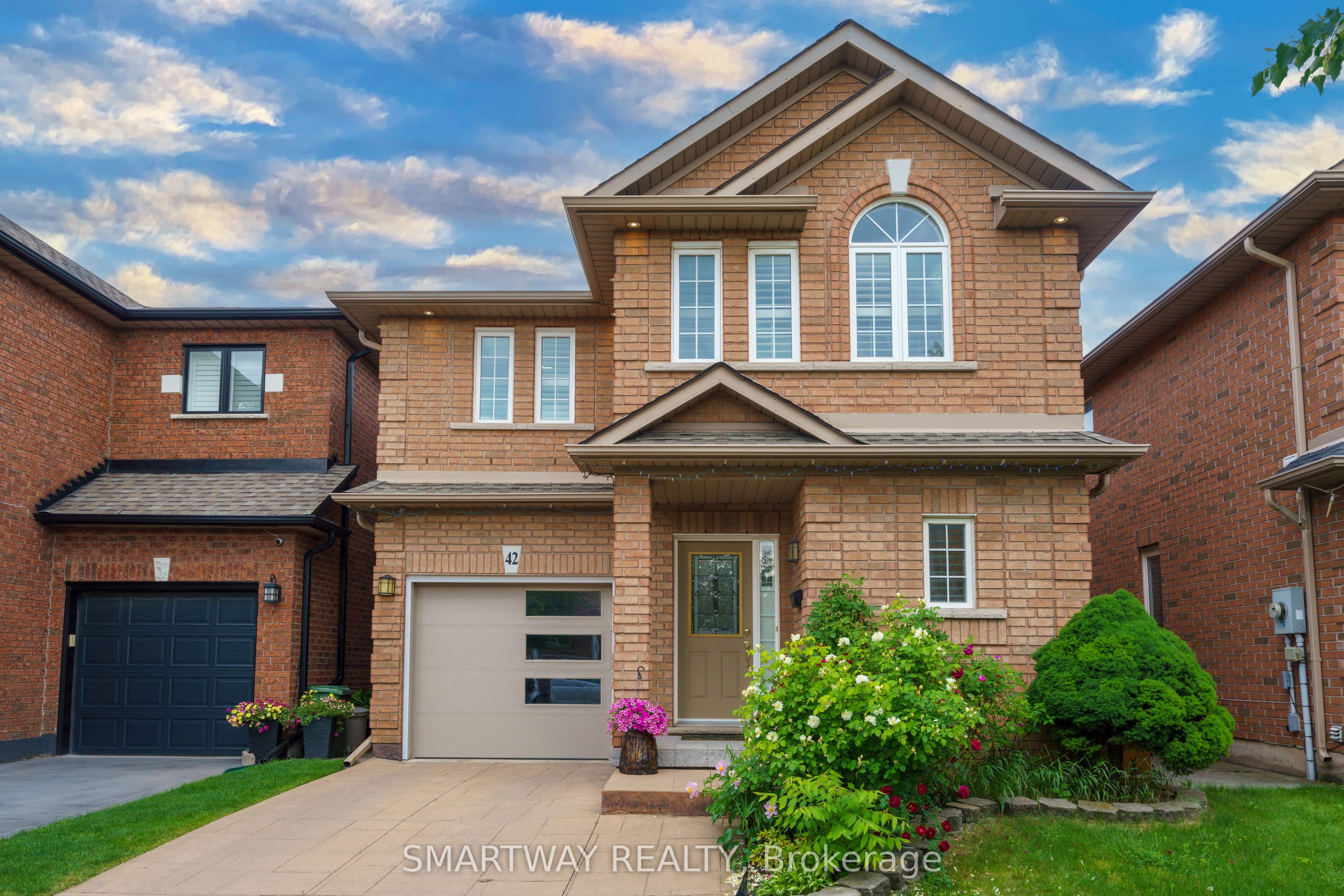 42 Peachwood Crescent, Hamilton, ON L8E 5Z8