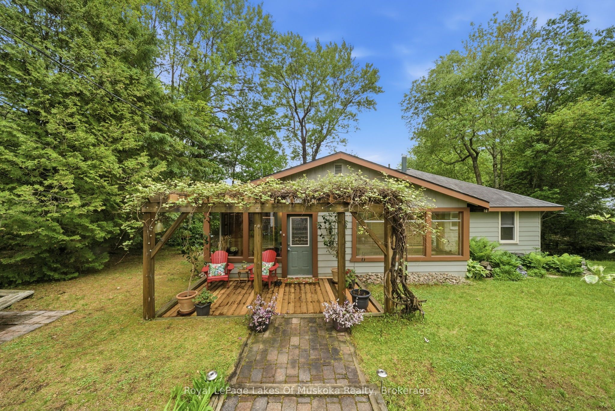 11 Carol Street W, Lake of Bays, ON P0B 1A0 photo 4