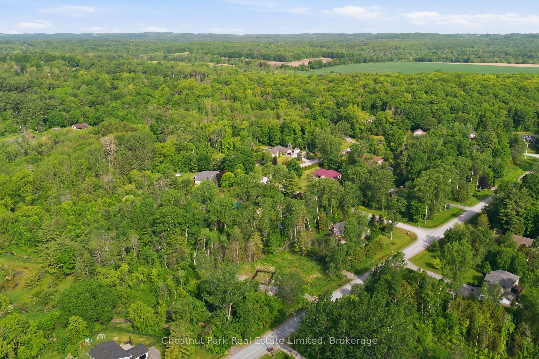 40 Whispering Woods Drive, Quinte West, ON K8V 5P7 photo 2