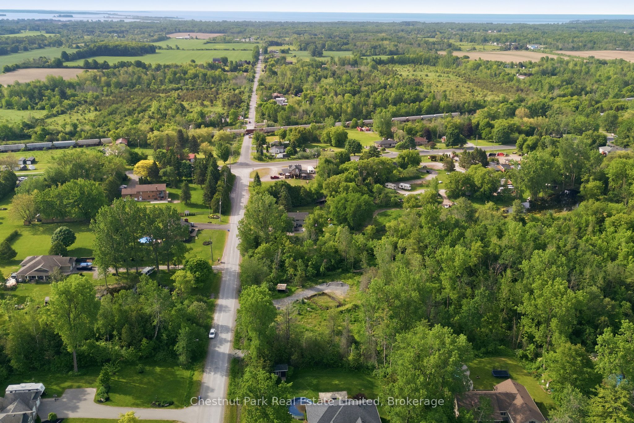40 Whispering Woods Drive, Quinte West, ON K8V 5P7 photo 5